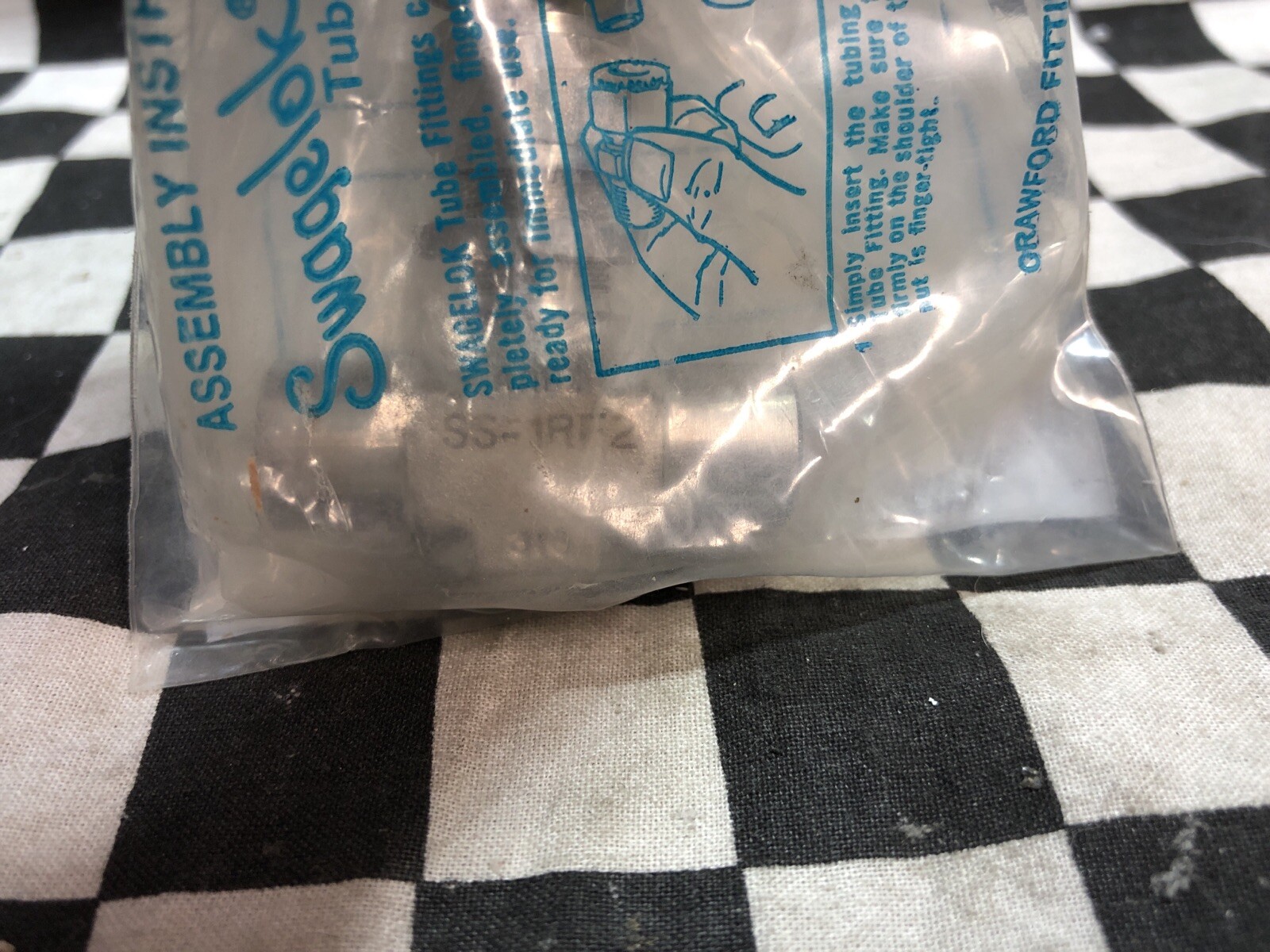 SWAGELOK Quarter-Turn Instrument Plug Valve, B-8P6T, B8P6T, Shipsameday#1542Q2