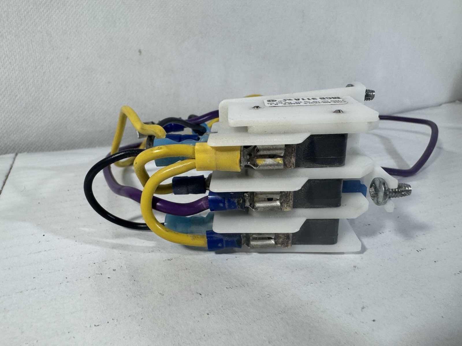 Pres:Air:Trol MCB311A Sequencing Switch Blue Cam, Used With Wires 21A250 Vac,
