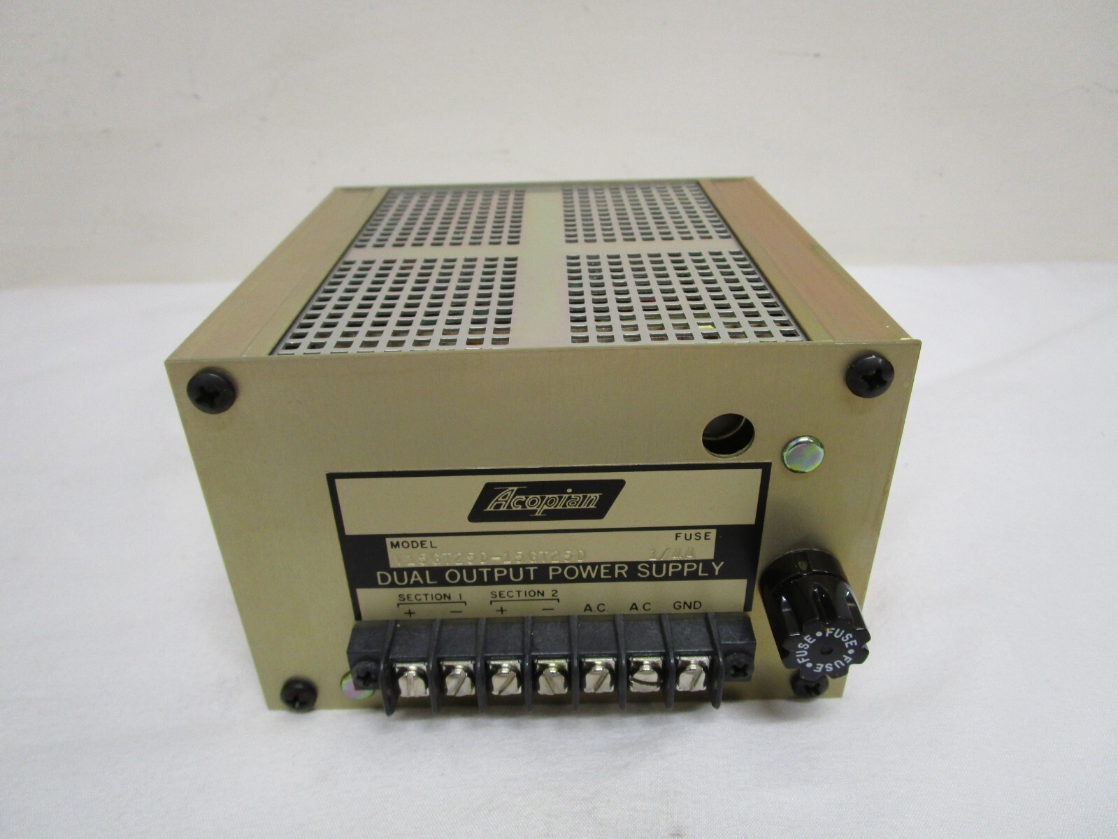 NEW ACOPIAN V15GT25D POWER SUPPLY