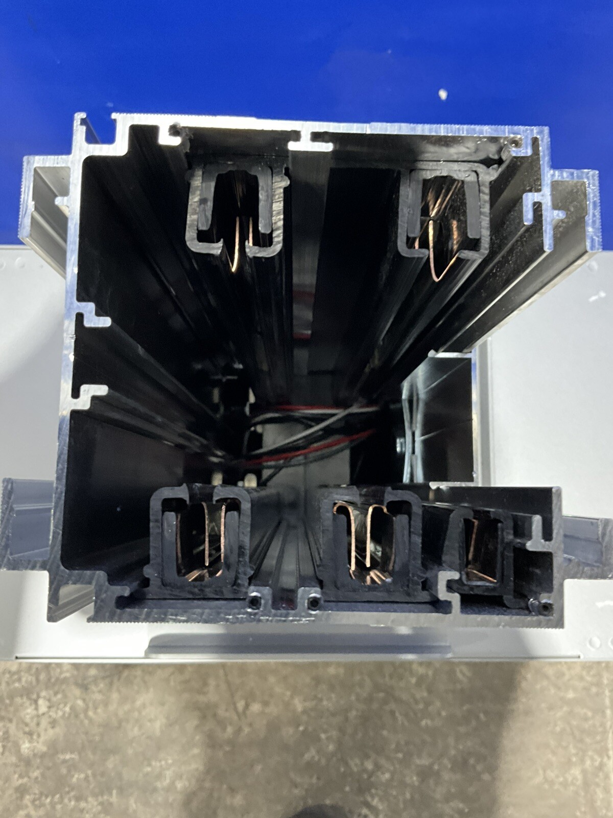 Starline 250 Amp 415Y/240V Tap Box Cat No. UF250T5CGR-RRSN-0100C-STD0-M43W3 🟦