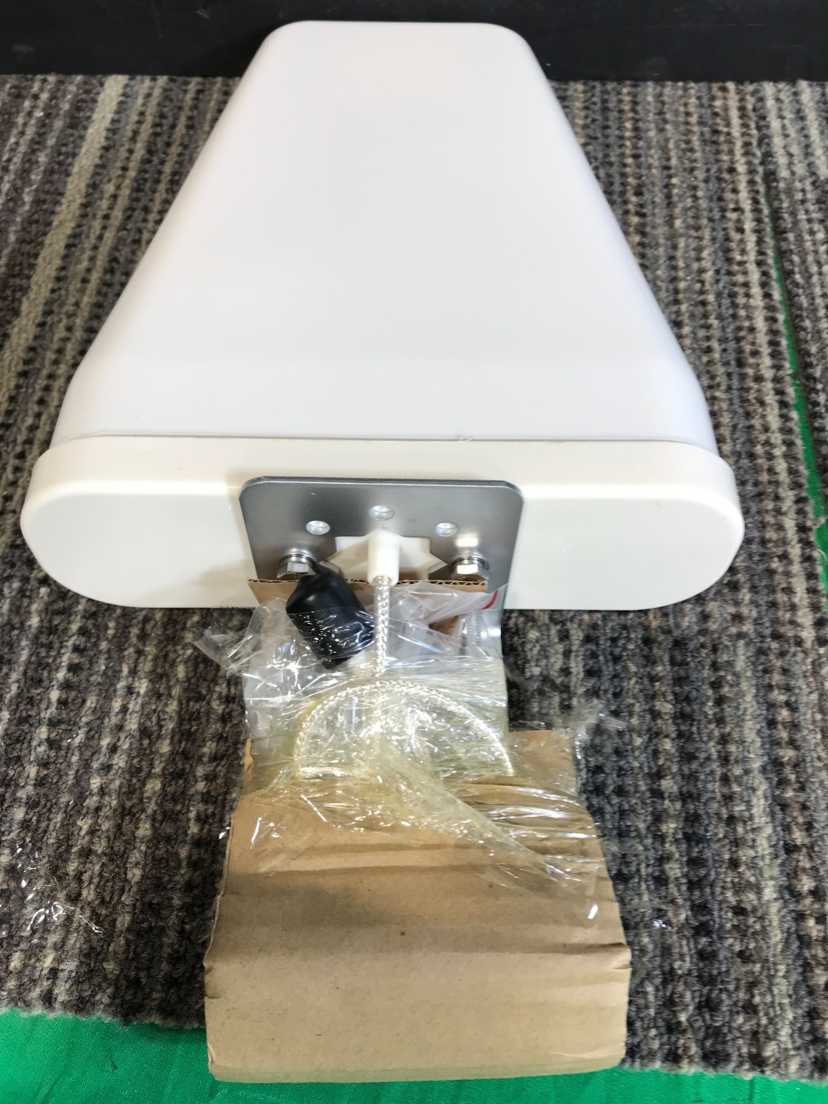 TerraWave 1710-2500 MHz 8/9 Yagi Antenna N-Style Jack M080095Y11206 *