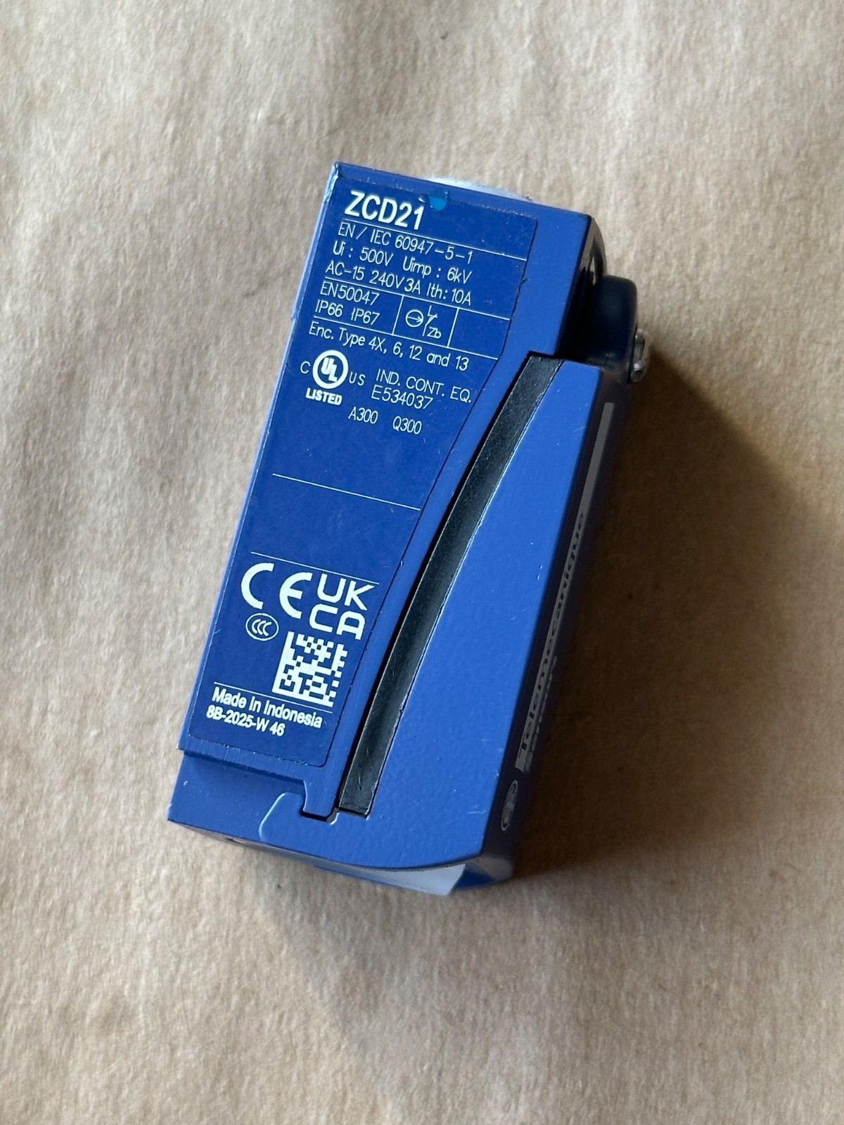 NEW TELEMECANIQUE SENSORS ZCD21 LIMIT SWITCH 500V 3A