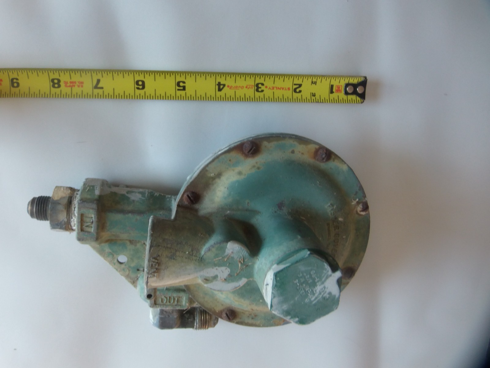 Fisher Governor LP gas pressure regulator. USED 10″ to 13″ W.C. brass included