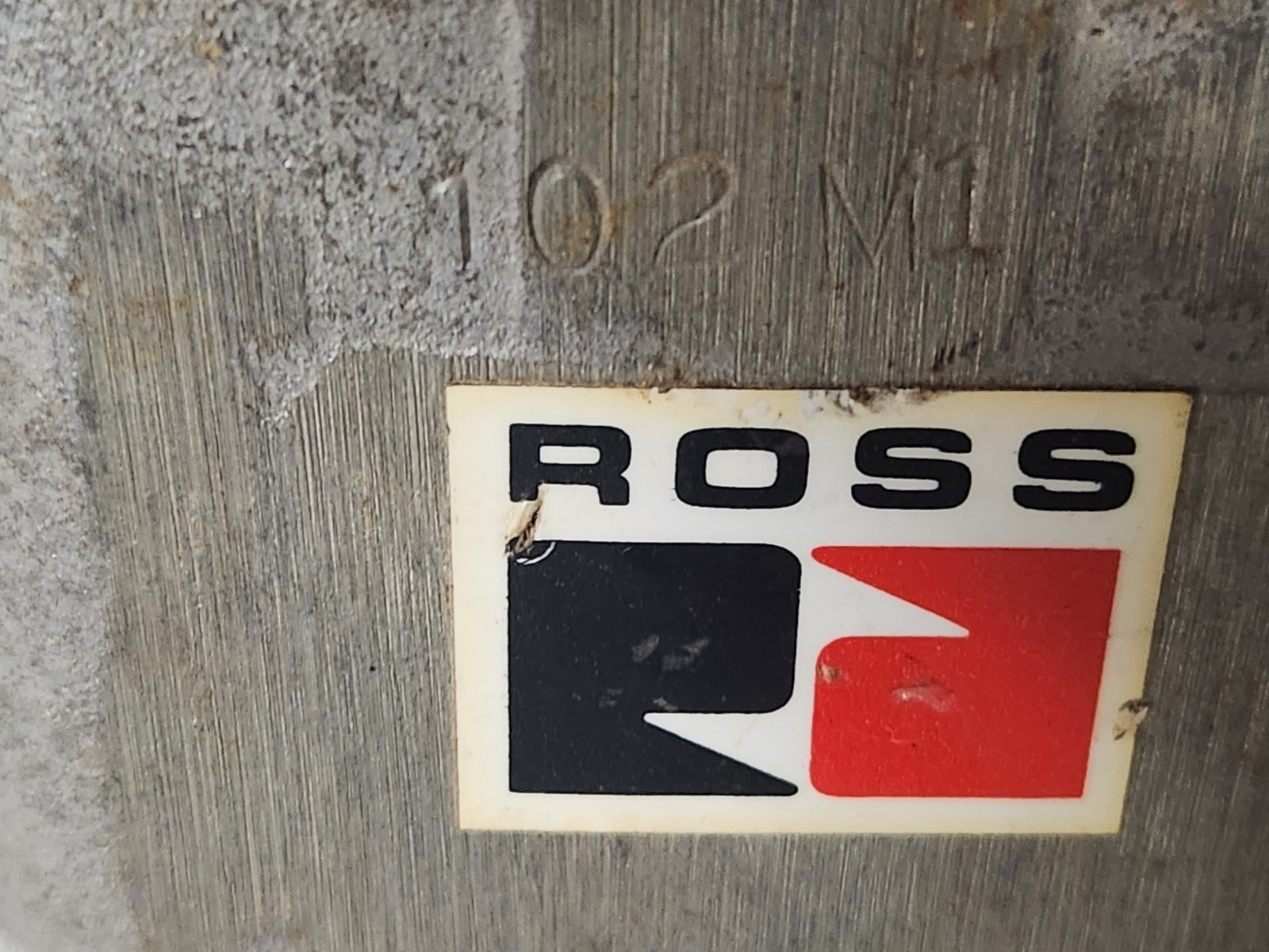 Ross OPERATING VALVE 102M1 FLOW CONTROL Valve New No Box