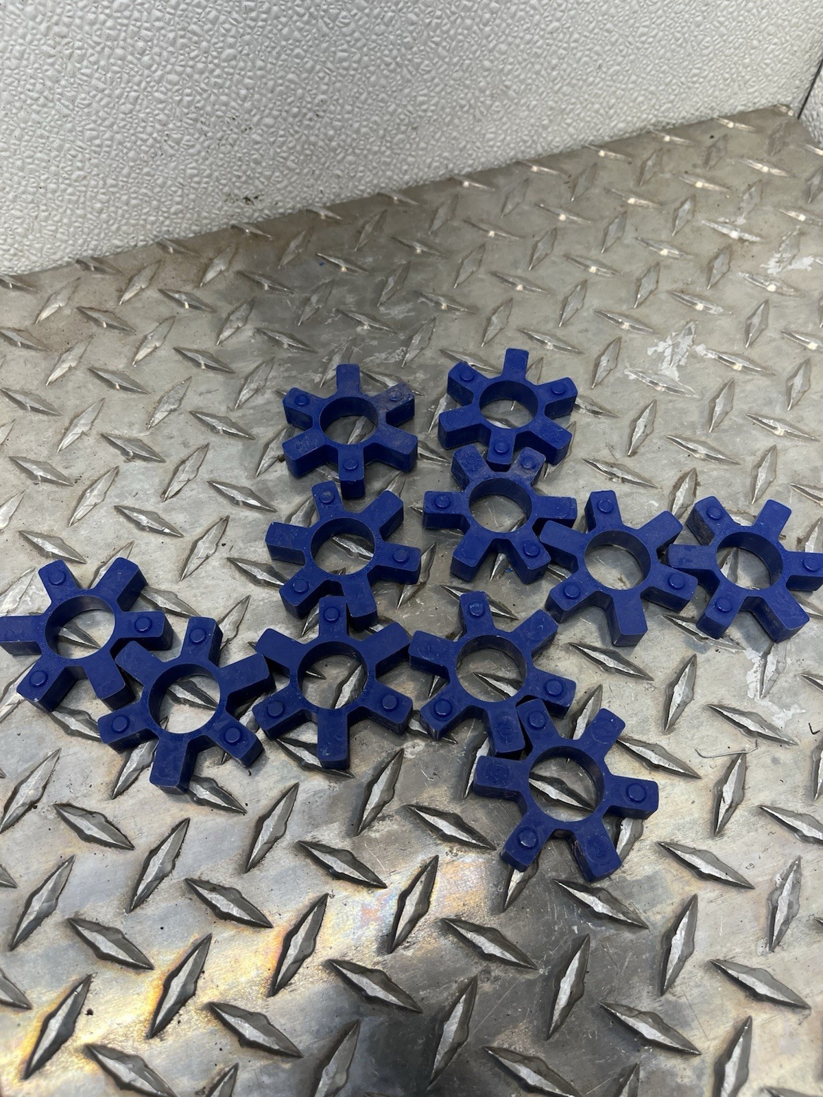 LOT OF 11 OEM Lovejoy Blue Rubber Spider Insert, L-090, L-095 L-Jaw Coupling