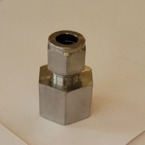 Swagelok SS-810-7-12 Tube Fitting 1/2 Tube OD x 3/4 Female NPT FREE SHIPPING