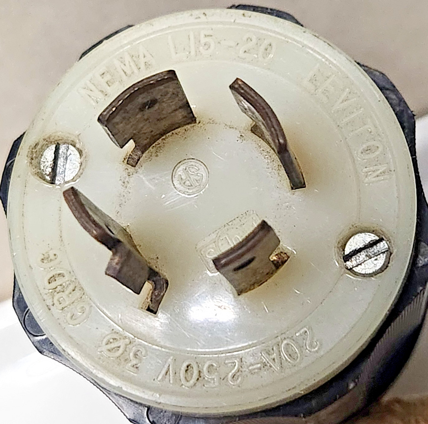 LEVITON NEMA L15-20 MALE 20A-250V 30 LOCKING ELECTRICAL CONNECTOR PLUG