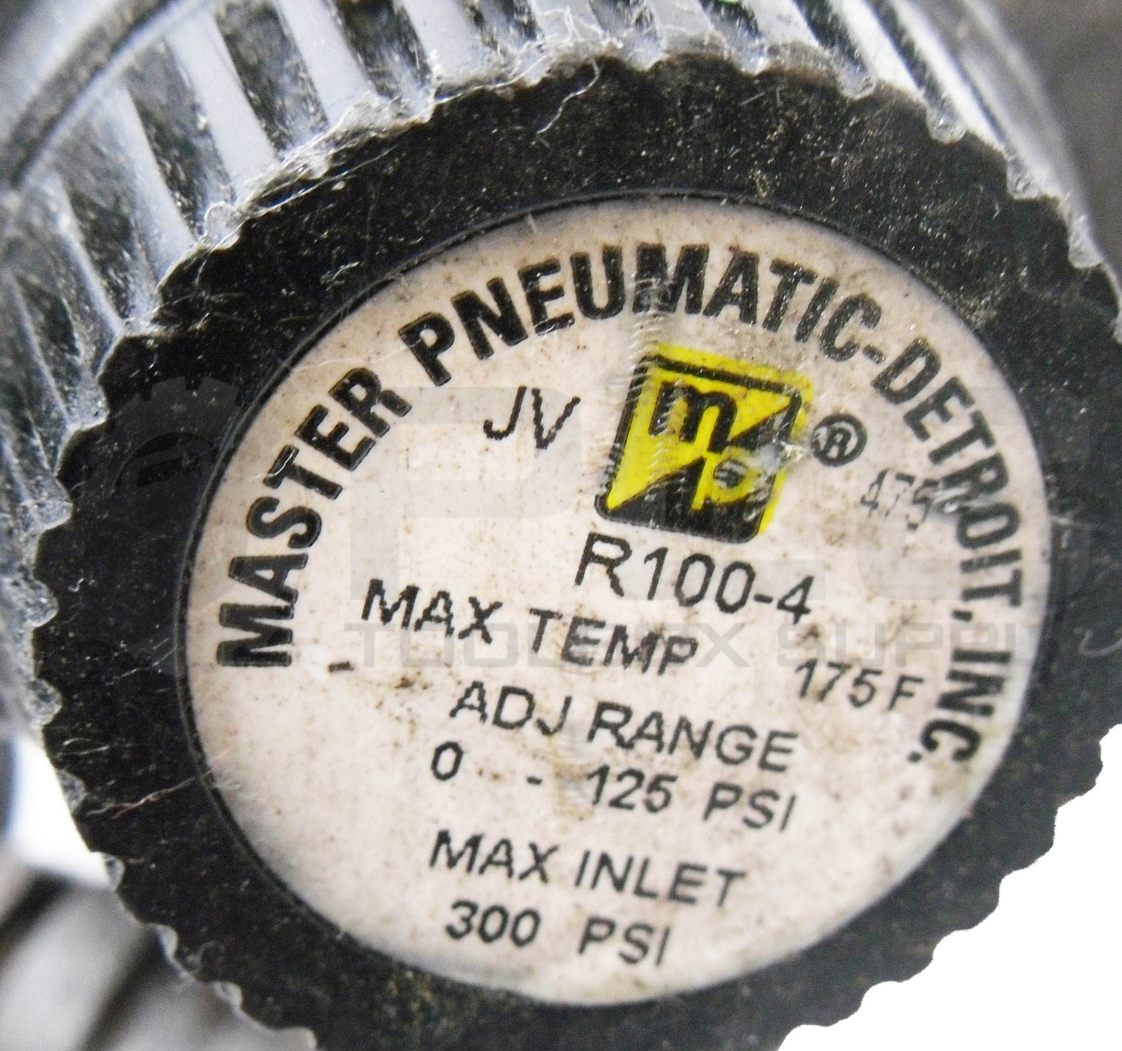 MASTER PNEUMATICS R100-4 REGULATOR 175DEG F 300PSI