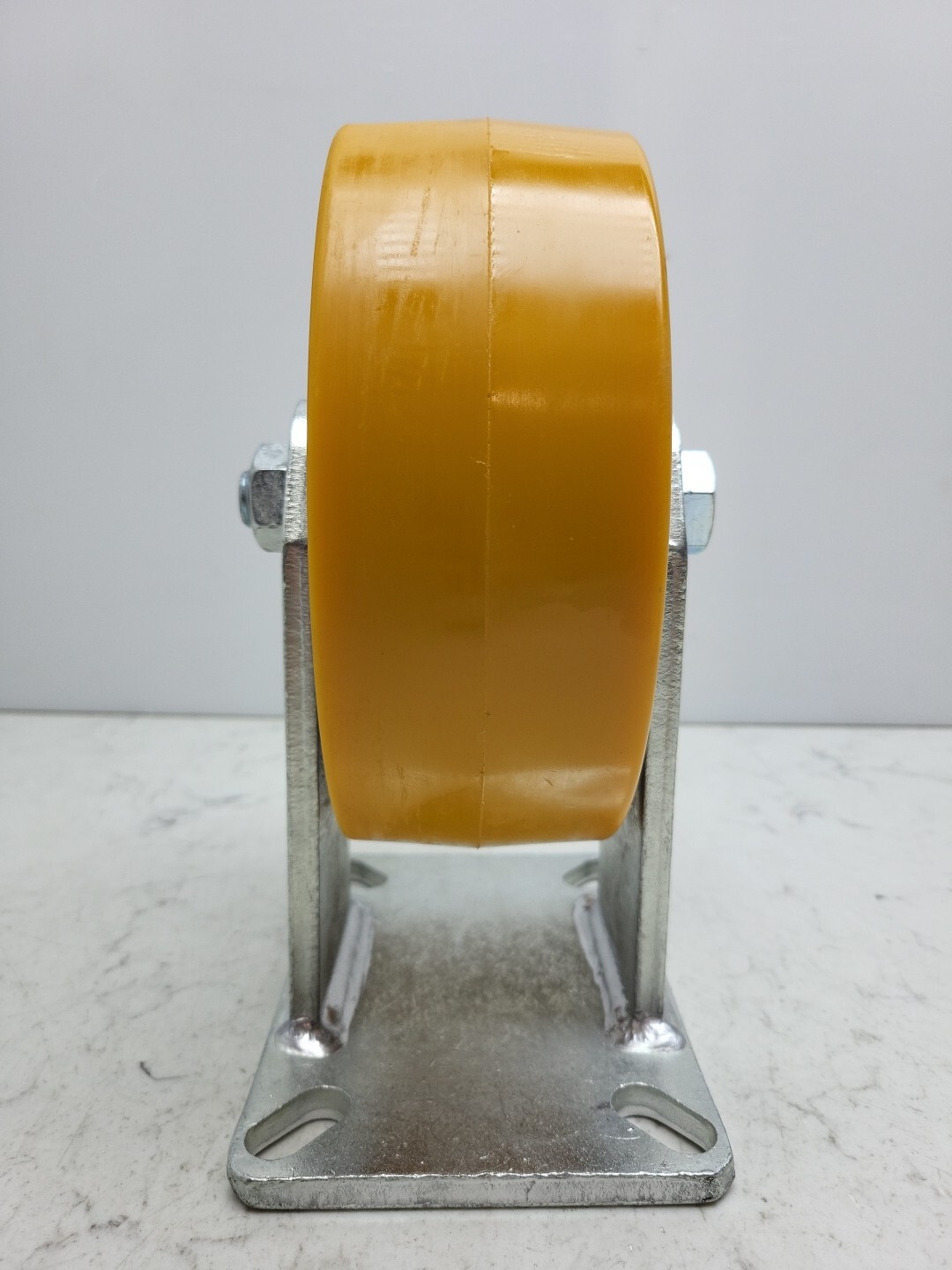 Pegasus 8″ Wheel Dia Standard Rigid Plate Caster 2500 lb P29R-UY080K-18