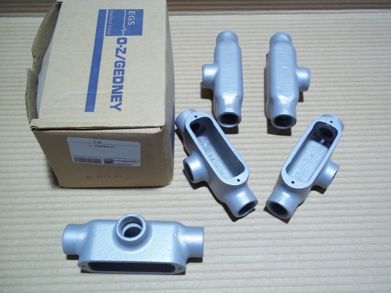 New Box of 5 O-Z/Gedney T-75 Type T 3/4″ Iron Conduit Body