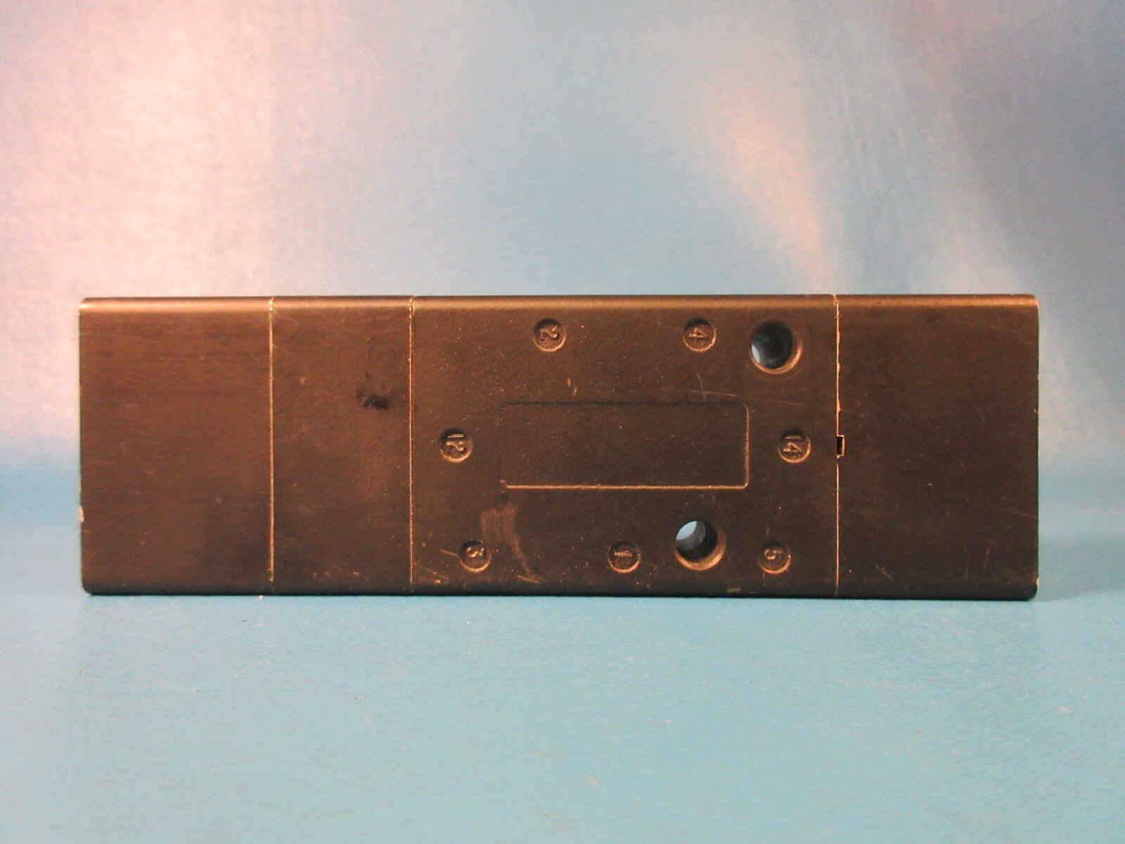 NORGREN X3360702, PNEUMATIC PILOT VALVE, 1/4″ PORTS, 5/3