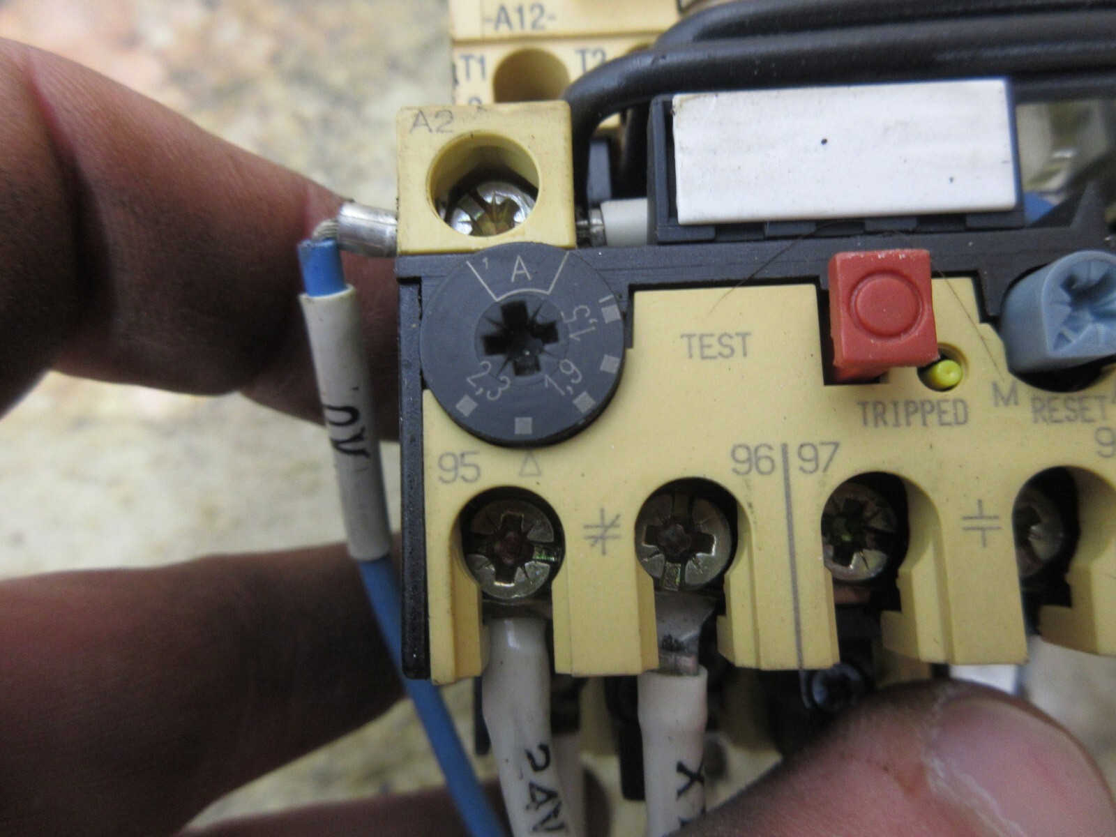 ALLEN BRADLEY CONTACTOR 104-A12NZ243 SER A 100-A12NZ*3 SER B 690V 22A 193-BSB 22