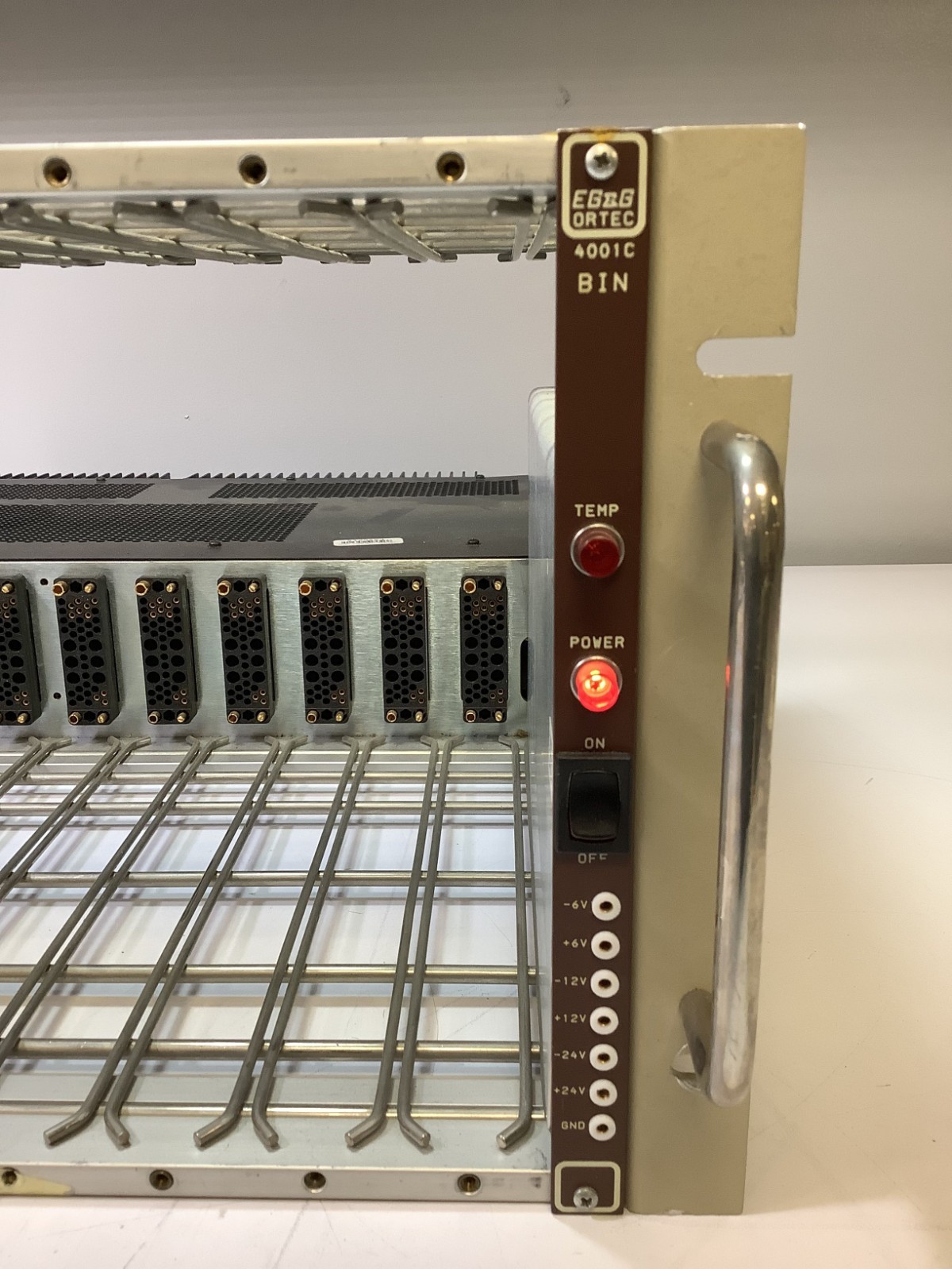 ORTEC EG&G 4002D 160W 220V 10A Nuclear Instrument Module Rack Power Supply X1C