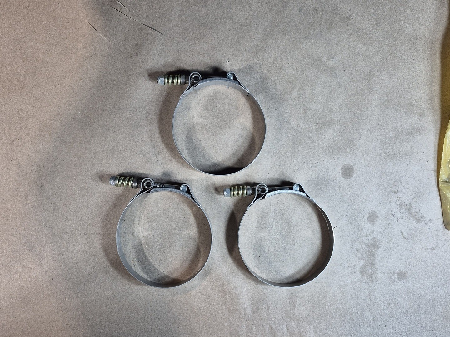 SURPLUS NEW 2022 Caterpillar 208-7448 T-Bolt Clamp (Bag of 3) – Parts