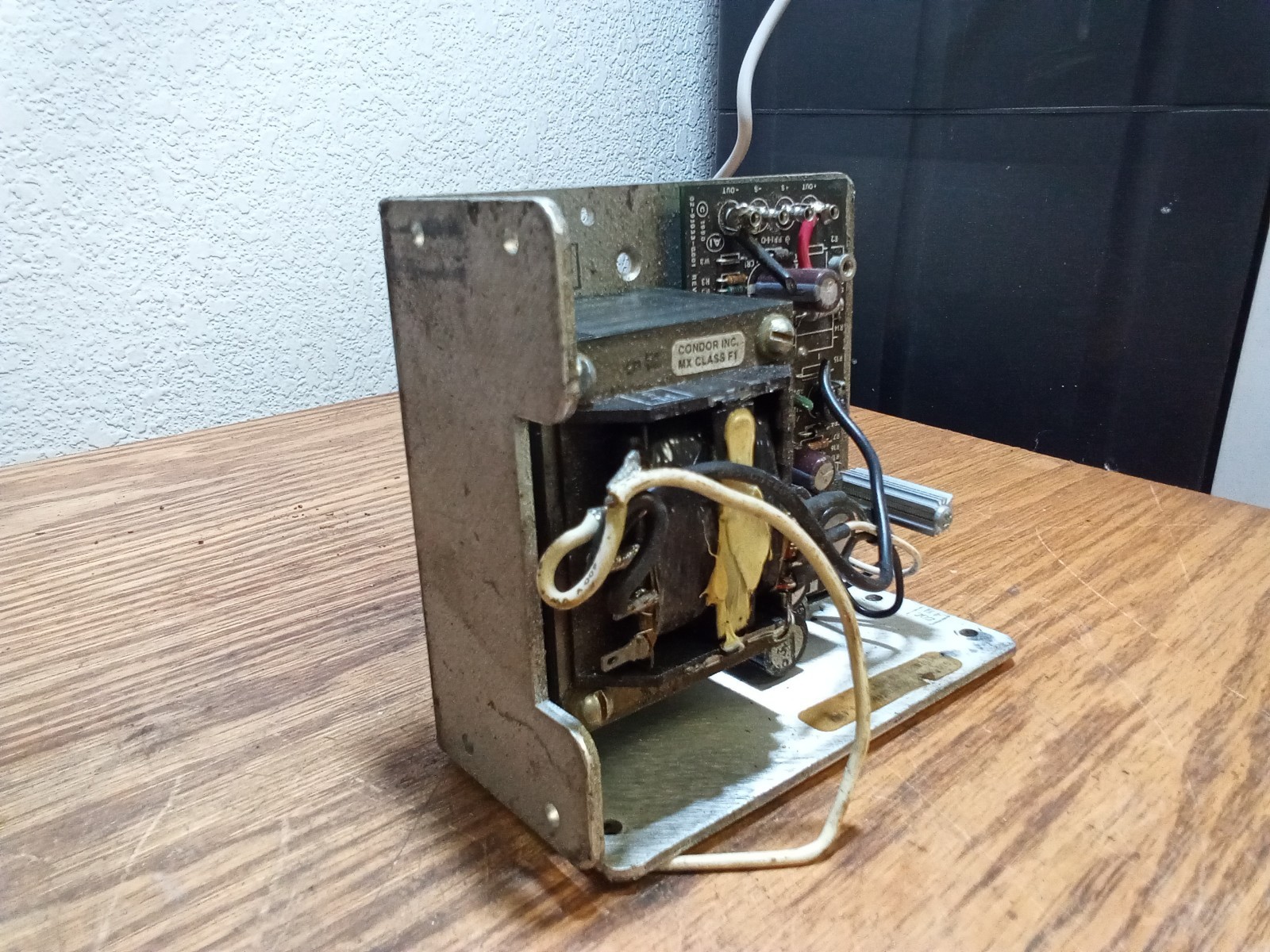 Condor HC12-3.4A+ DC Power Supply