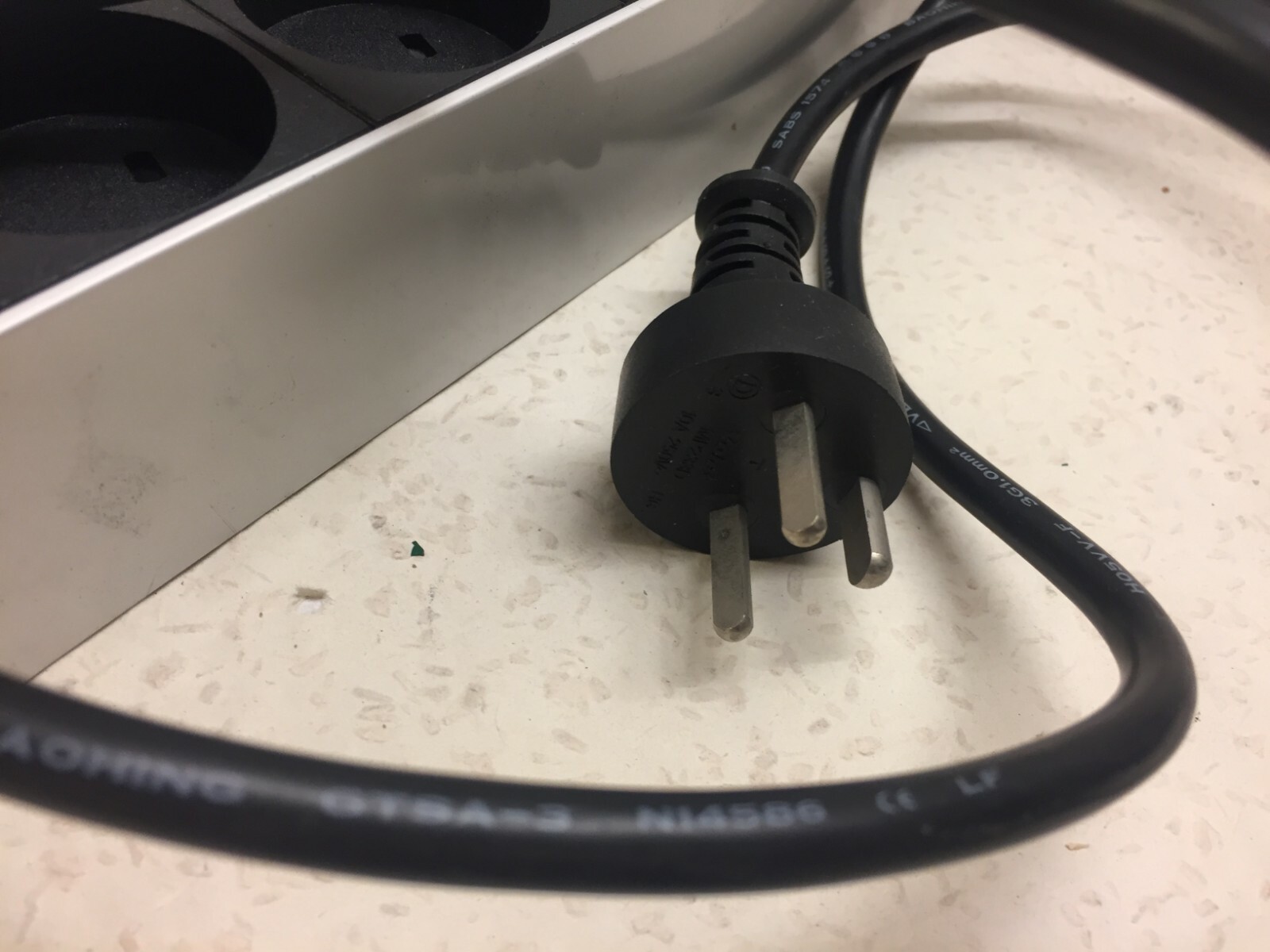 Plenty PLA416-8S 8 x EU Connectors 16A 230VAC 19″ 1U Power Distrubition Unit