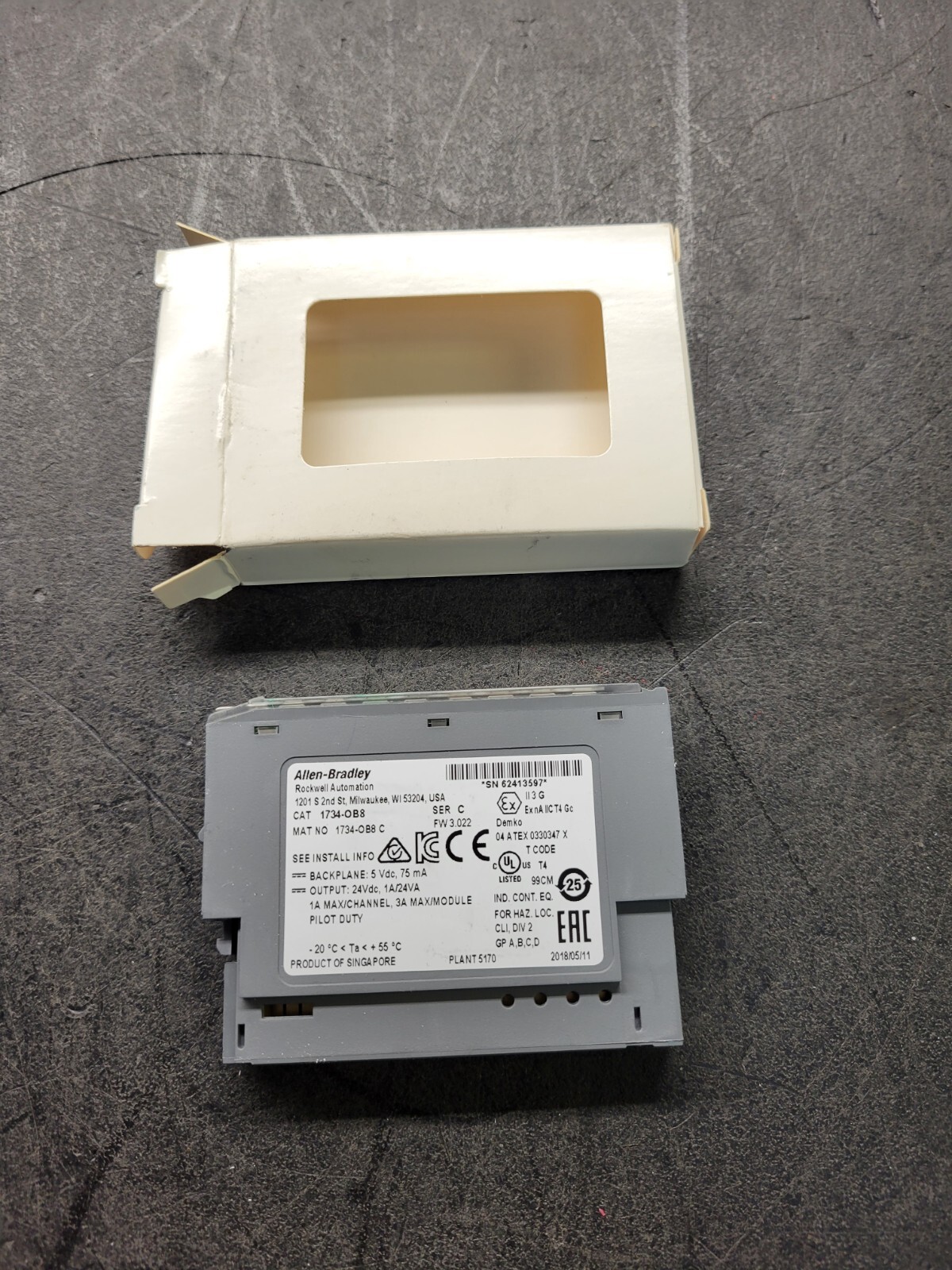 Allen Bradley 1734-0B8 Module.