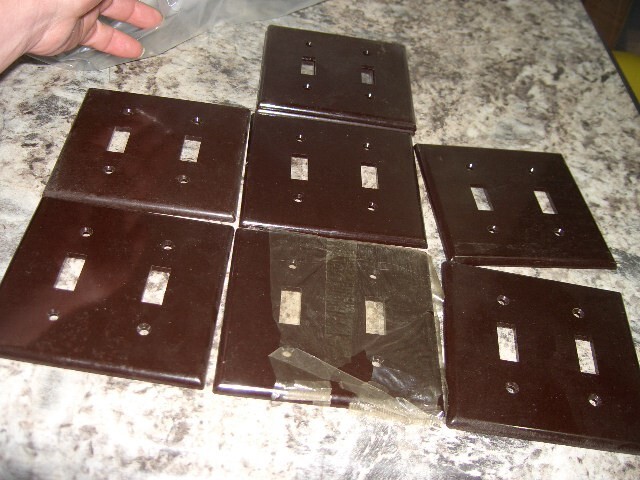 7 Vintage NOS Leviton light switch cover 2 gang smooth NO SCREWS Lot