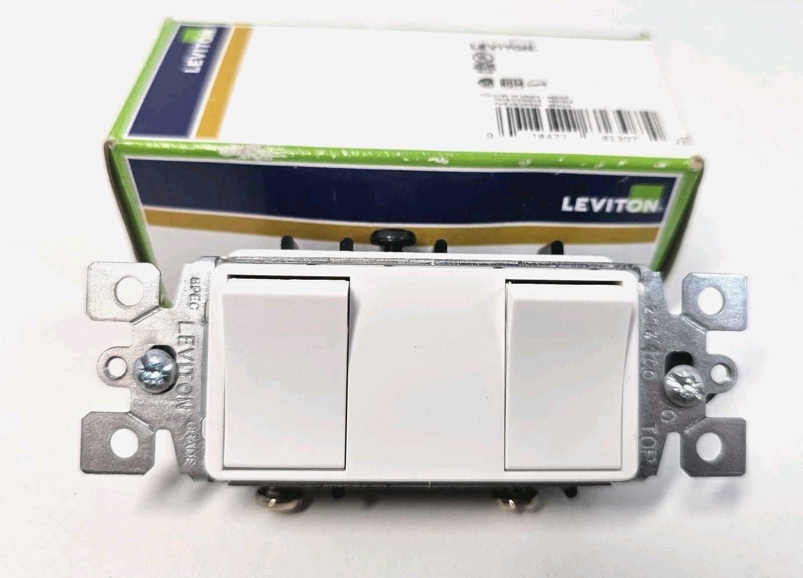 Leviton 1754-W 15A 1-Pole Non-Grounding Push-In Dual Rocker Switch