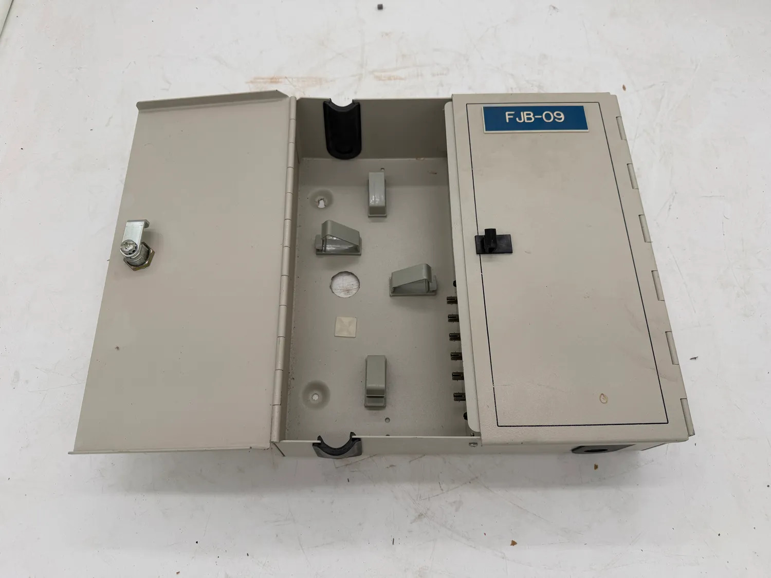 ORTRONICS FIBER OPTIC WALL MOUNT TERMINATION BOX