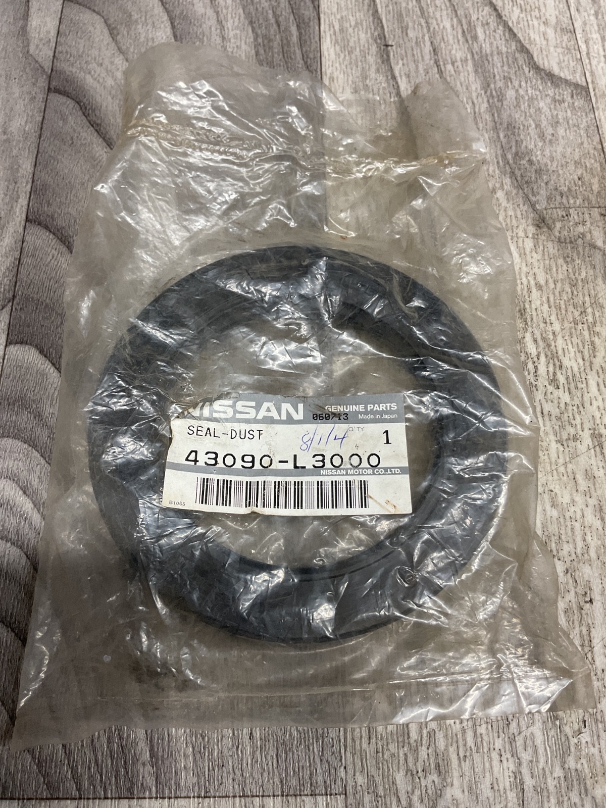 Nissan 43090-L3000 Oil Dust Seal *NOS* #4010PT209SI