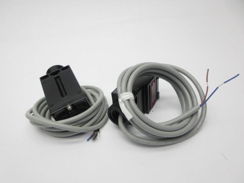 OMRON E3JU-25M4-3 24-240VAC NSMP