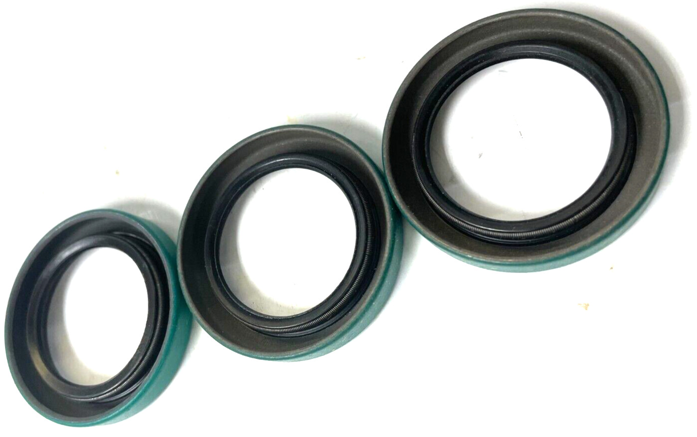 CR SEALS JOINT RADIAL 11123 1-5/8″ OUTSIDE DIAMETER 1″ INSIDE DIAMETER LOT OF 3