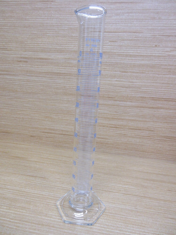 Pyrex 3026-100 Corning Cylinder 3026
