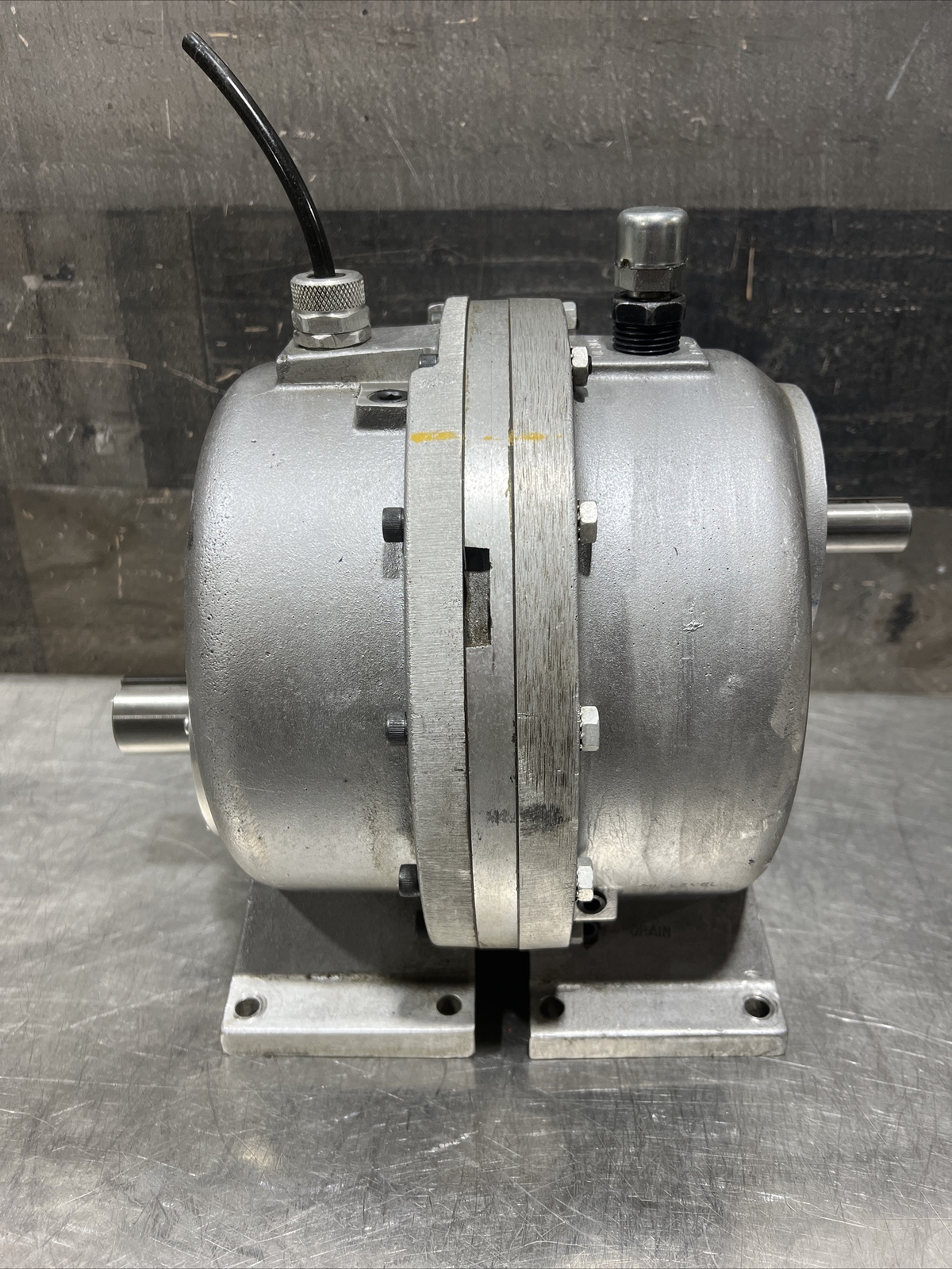 HILLIARD CORPORATION A175B-1-711R Centrifugal Clutch Used Surplus