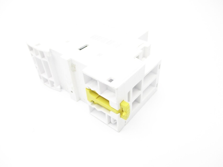 SCHNEIDER ELECTRIC GC4020M5 220/240V NSNP