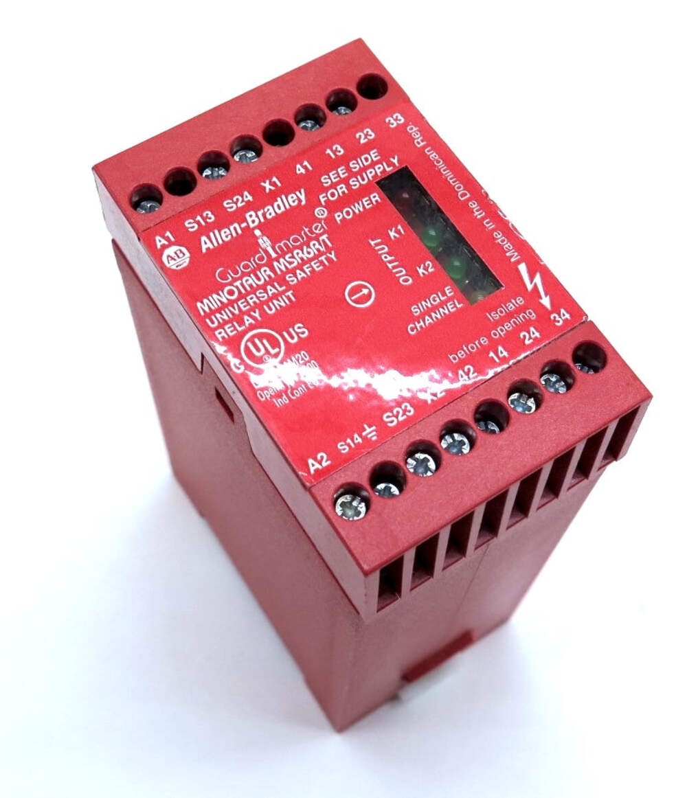 Allen-Bradley 440R-C23017 B Safety Relay 24VAC/DC