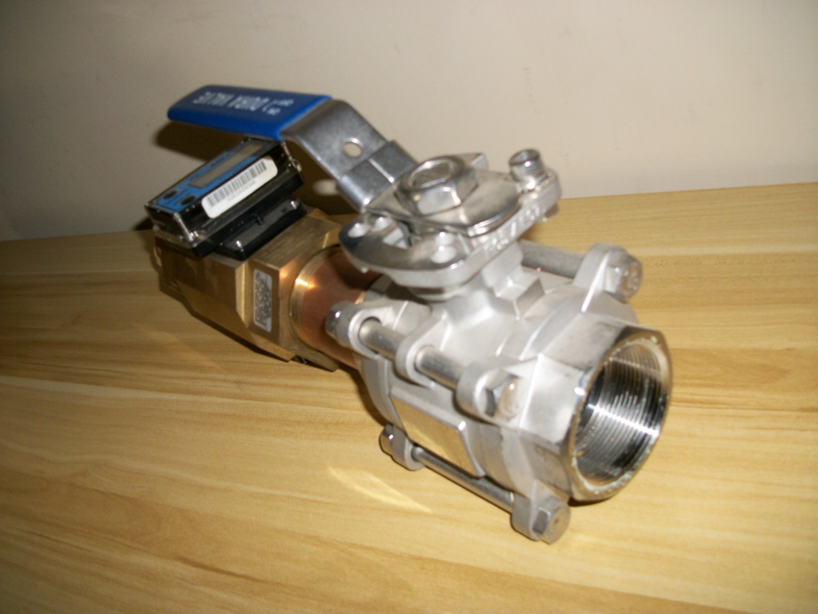 2 IN. FLOMEC ELECTRONIC DIGITAL FLOWMETER MODEL G2B20N09GMB W/DURA VALVE DM340