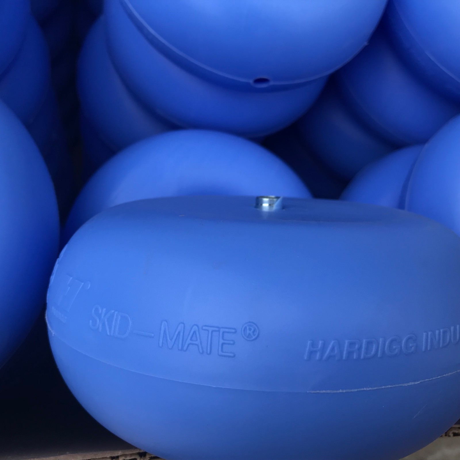 (96) Hardigg Pelican Skid-Mate Blue Pallet Cushion Pads W/T-nut 5/16 35-630-125T