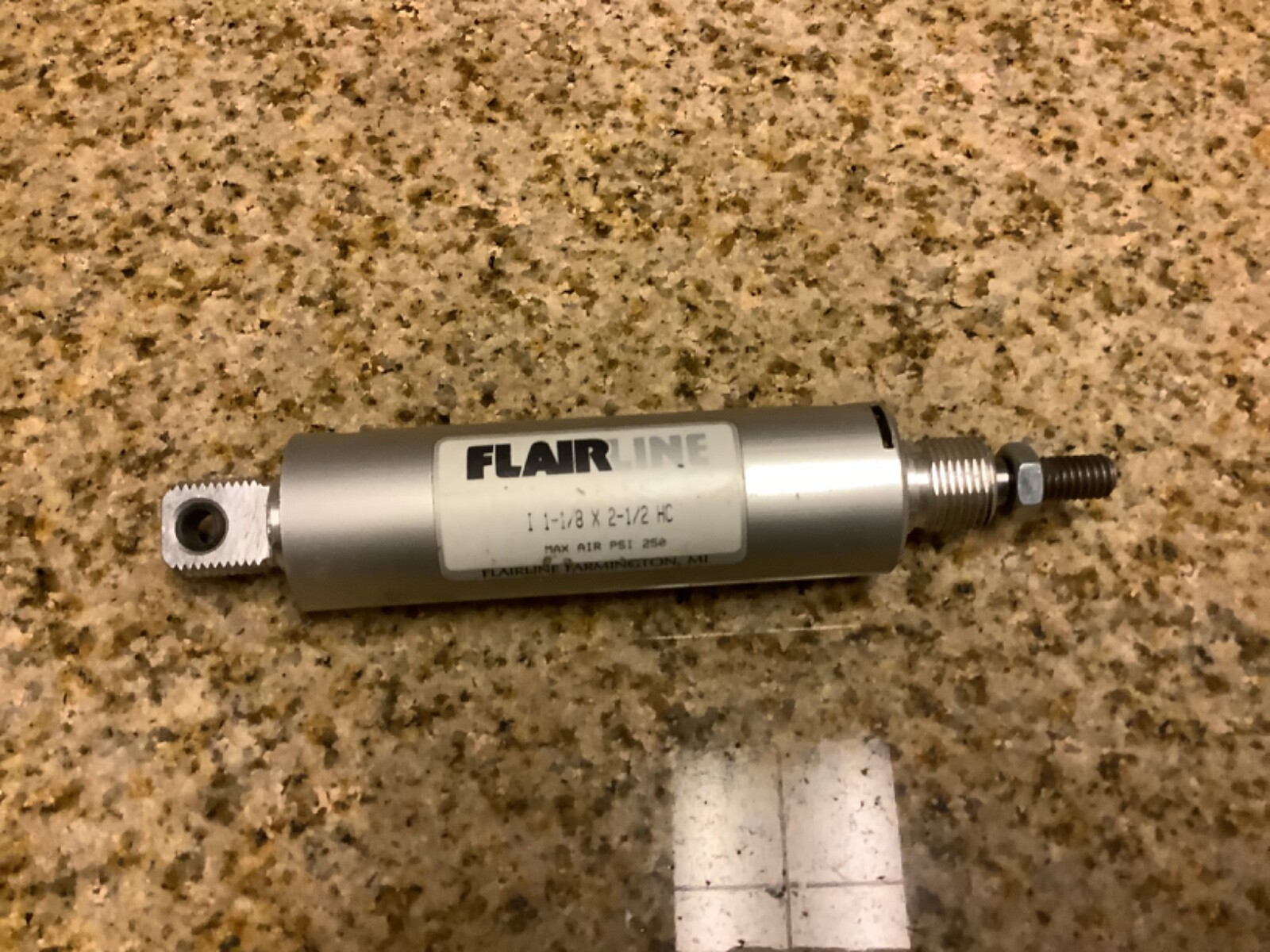 NEW FLAIR LINE 1 1/8 x 2 1/2 Stroke AIR CYLINDER Max 250 psi I 1-1/8 x 2-1/2 HC