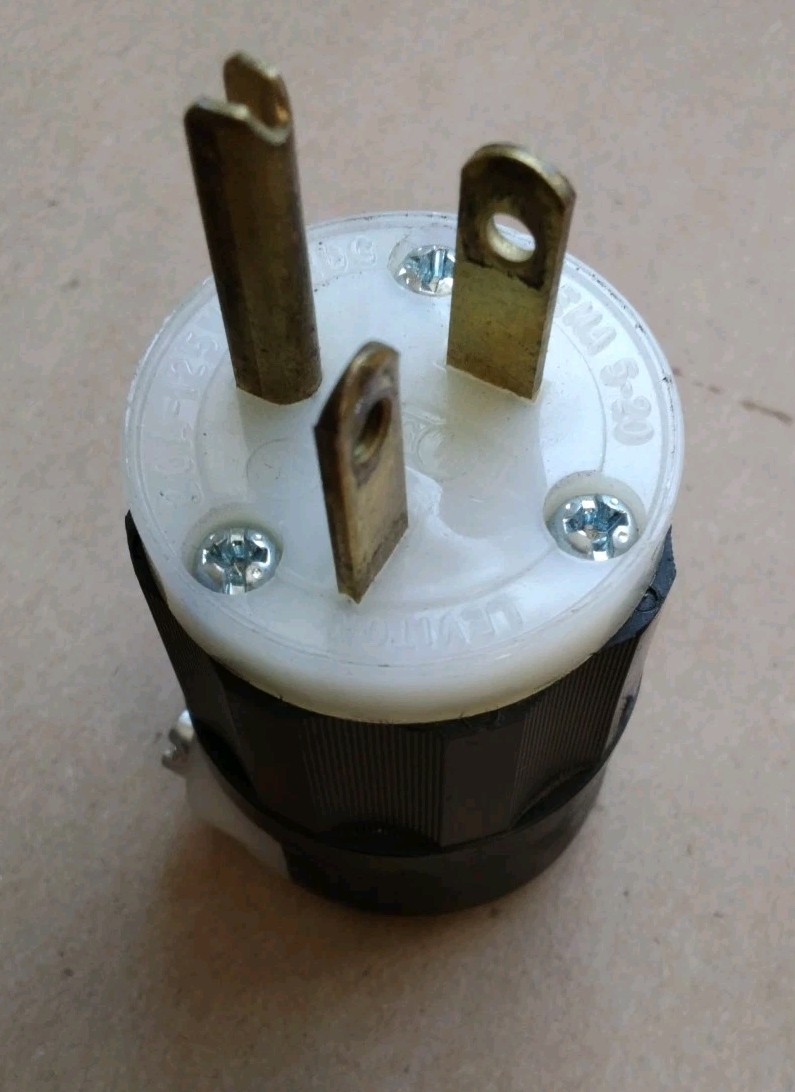 Leviton Connector Plug Receptacle 5366-C 15A -125V #4027L4IAC