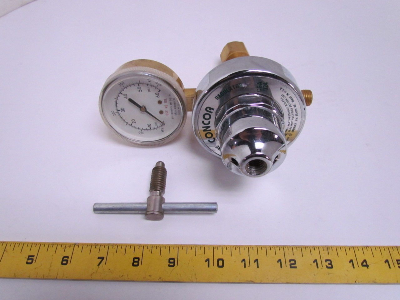 Concoa 1806 9931 Single Stage Station Regulator Oxygen CGA 024 40 PSI NIB