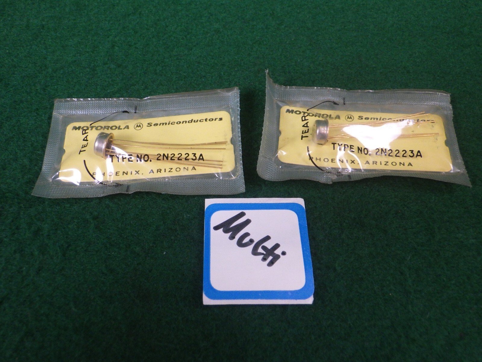 NOS Motorola Transistor 2N2223A NPN silicon, Sealed package, gold pins