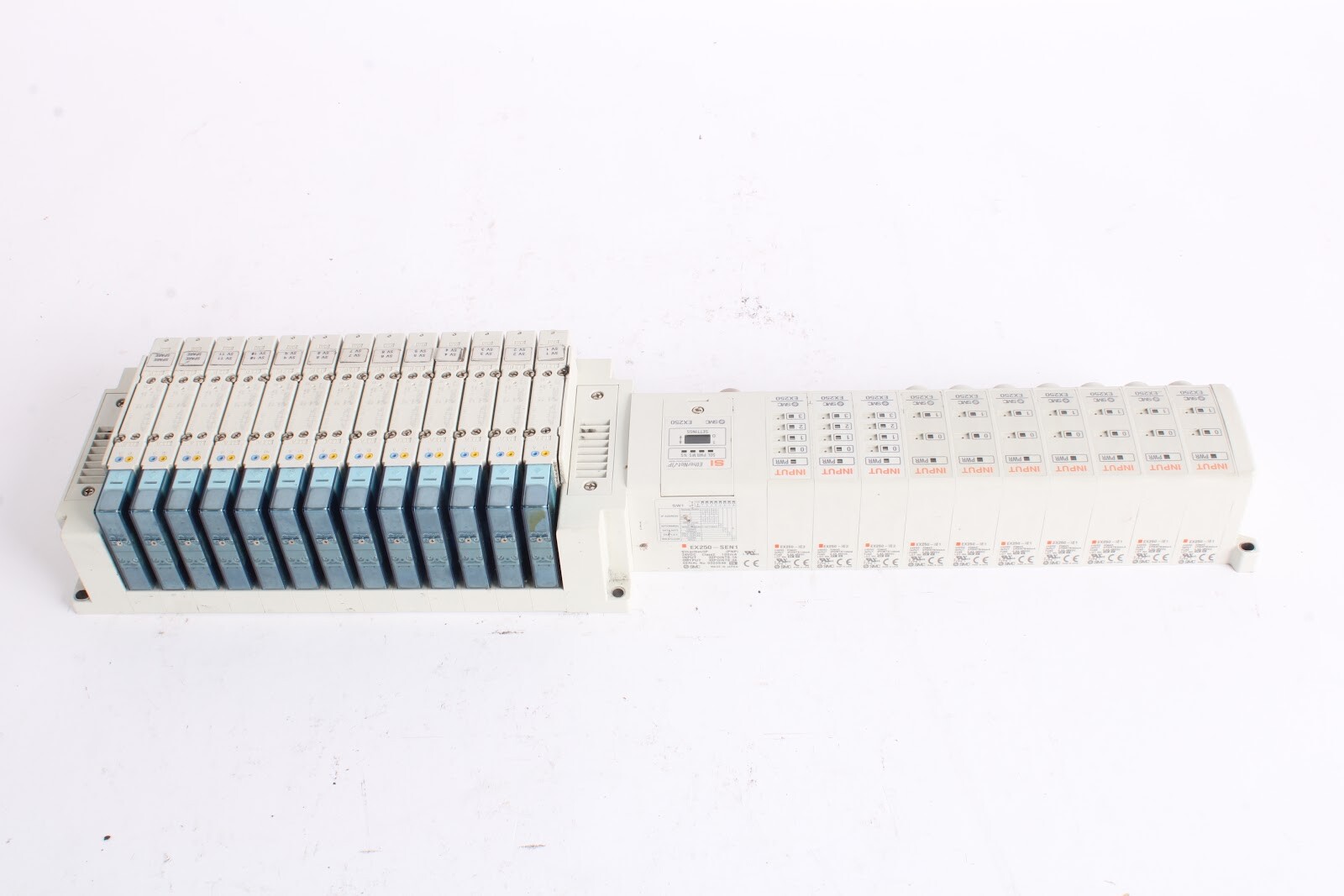 SMC EX250-SEN1 + 3x EX250-IE3 + 7x EX250-IE1 + 13x SY5300-5NZ1