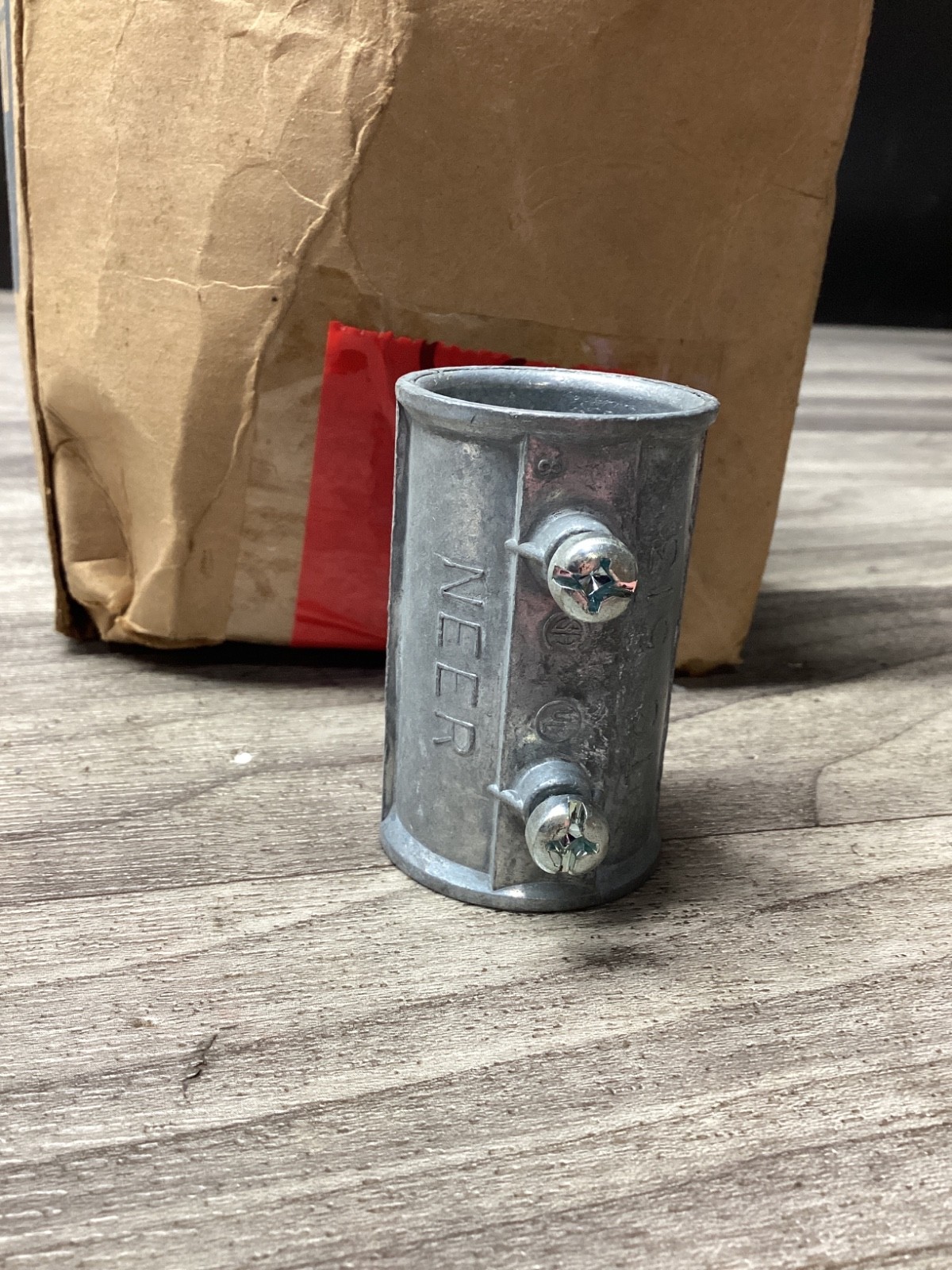 NEER TC-513 Set-Screw Type EMT Coupling 1″ Box of 10 #100N30*SI