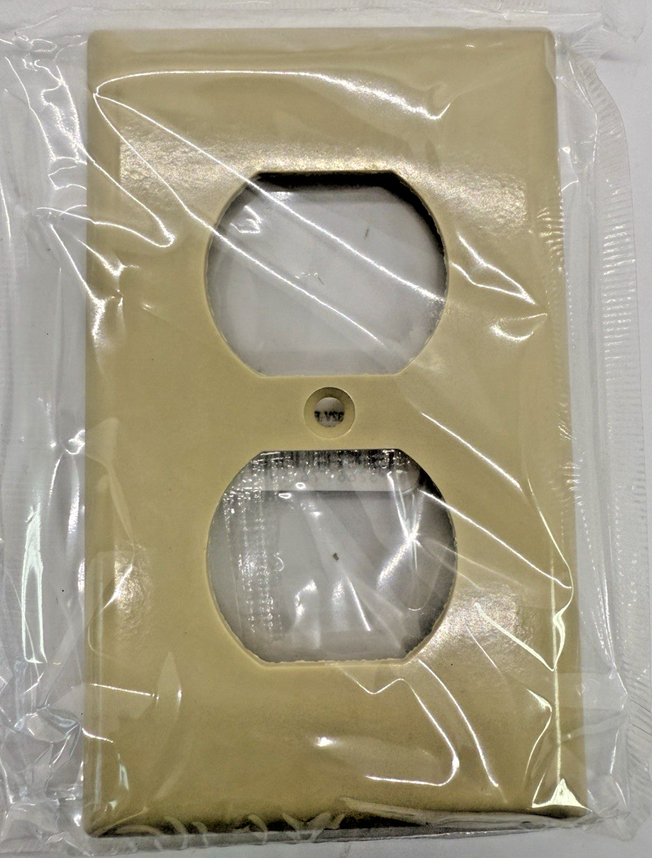 Eaton 50 -Gang Standard Size Ivory Thermoplastic Indoor Duplex Wall Plate.