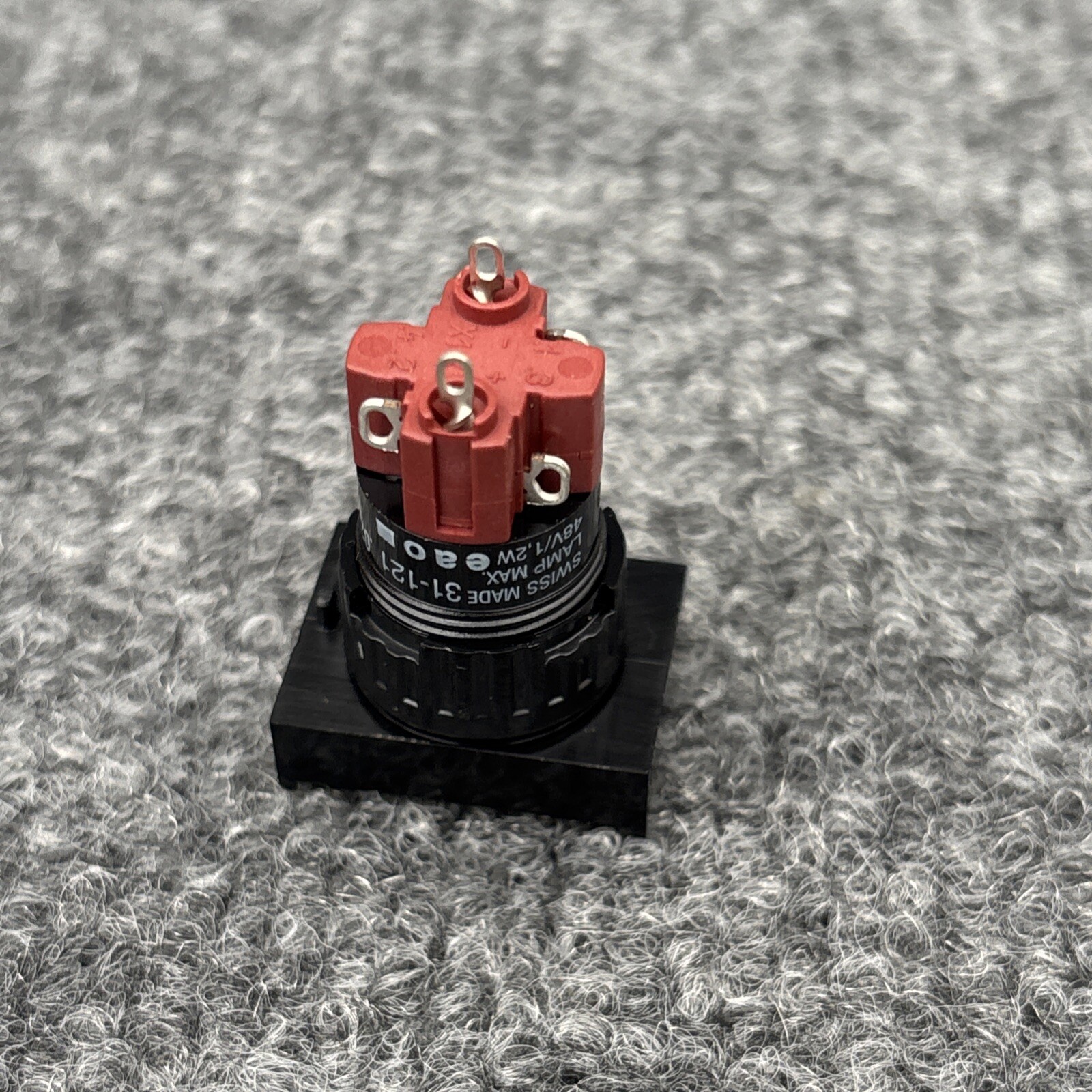 EAO 31-121.0252 Push button switch New Other