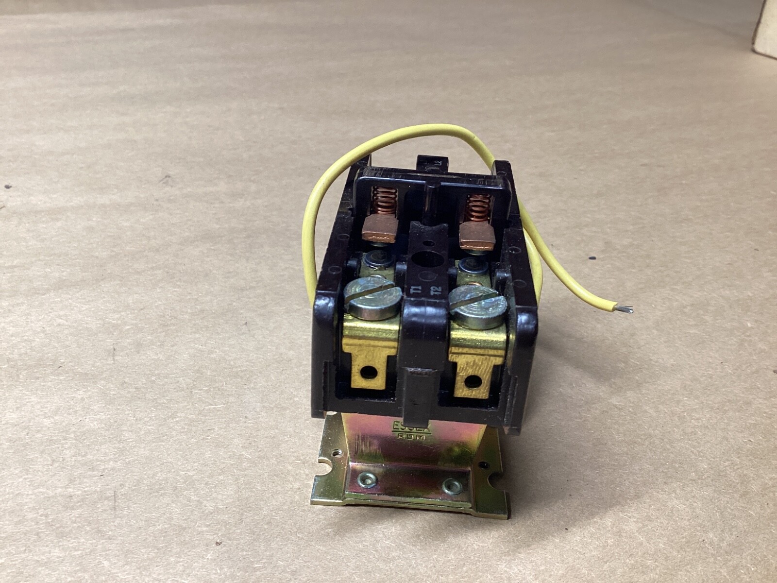 ESSEX 143-D1B2 2POLE ..120V COIL ..277/480/600V CONTACTOR #111L140*CO