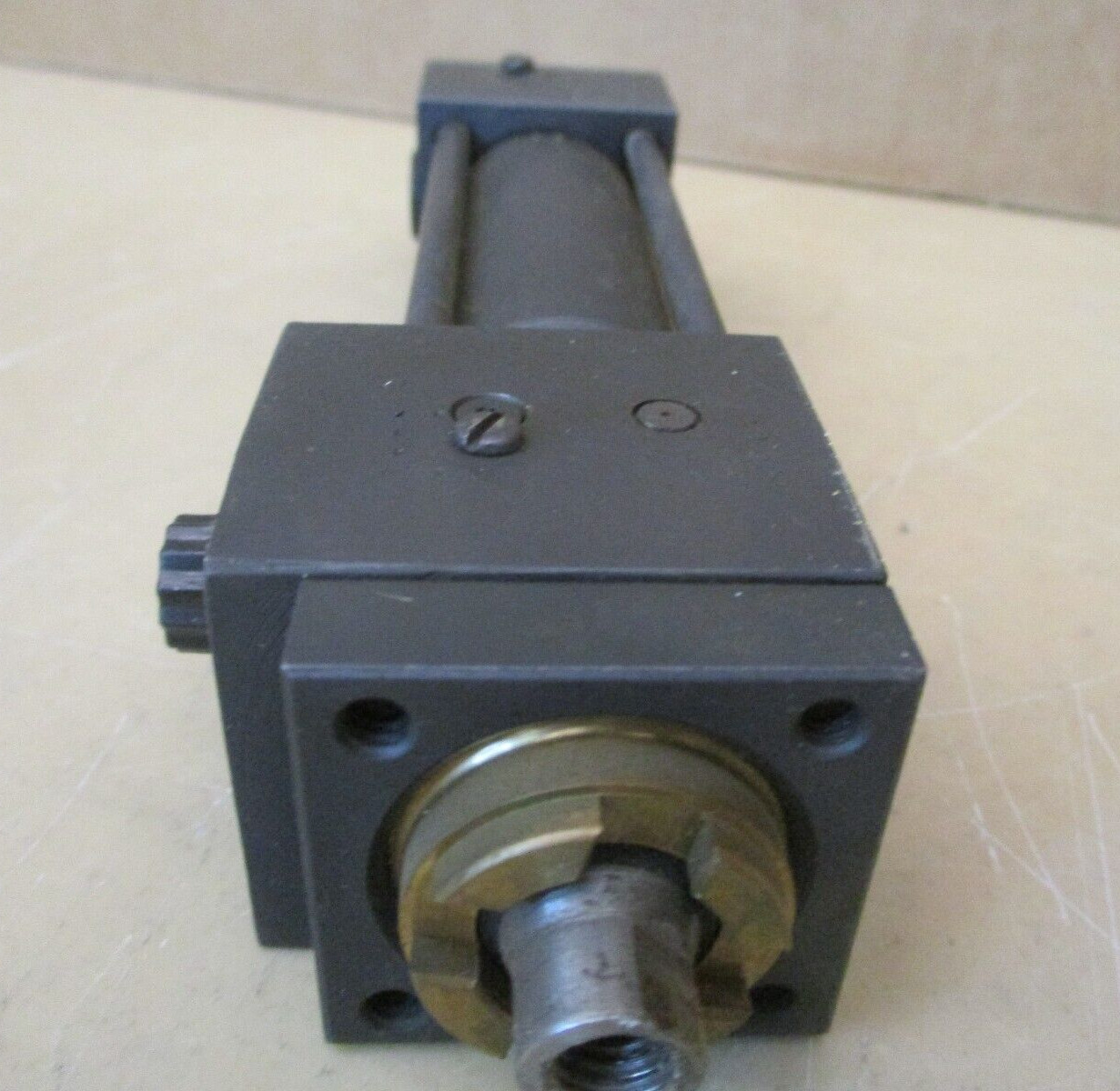 Parker Fluidpower Cylinder 01.00 CBB 2ANUS19MC 2.000 250 PSI AIR 1062OMF