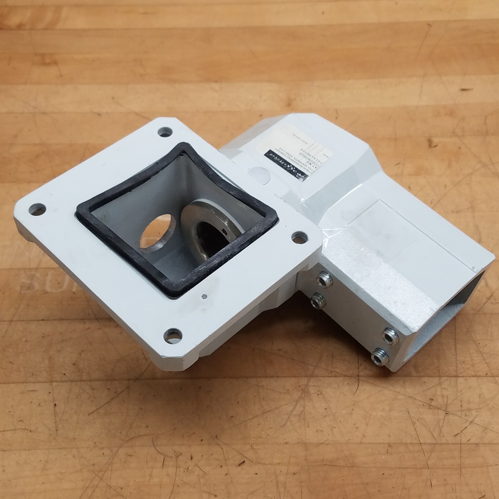 Hoffman C-CS2WJHLG Horizontal Wall Joint, Pendant Arm. CCS2WJHLG – USED