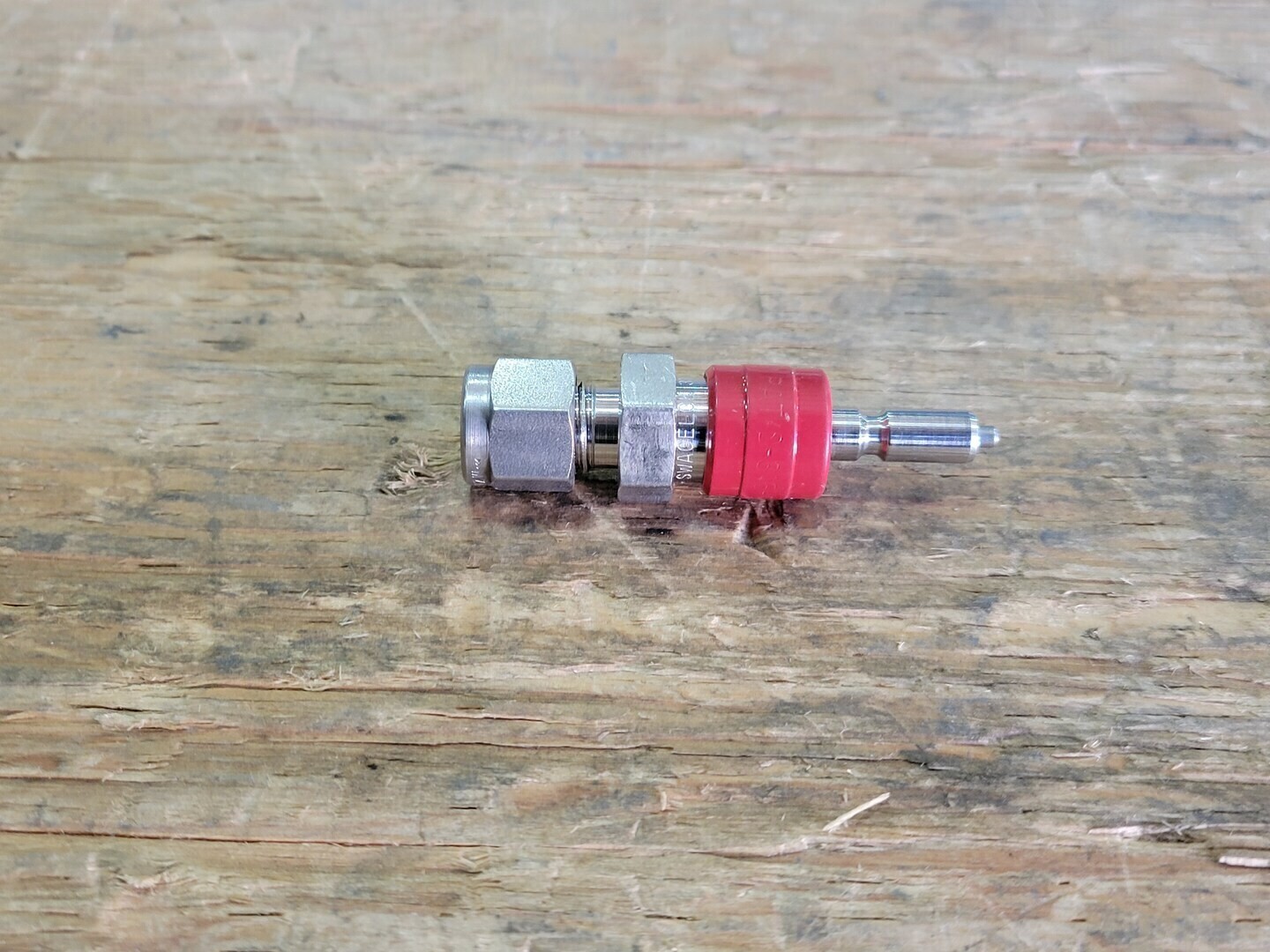 Swagelok SS-QC4-D-400 1/4″, Straight-Connector, FPT – Pipefittings