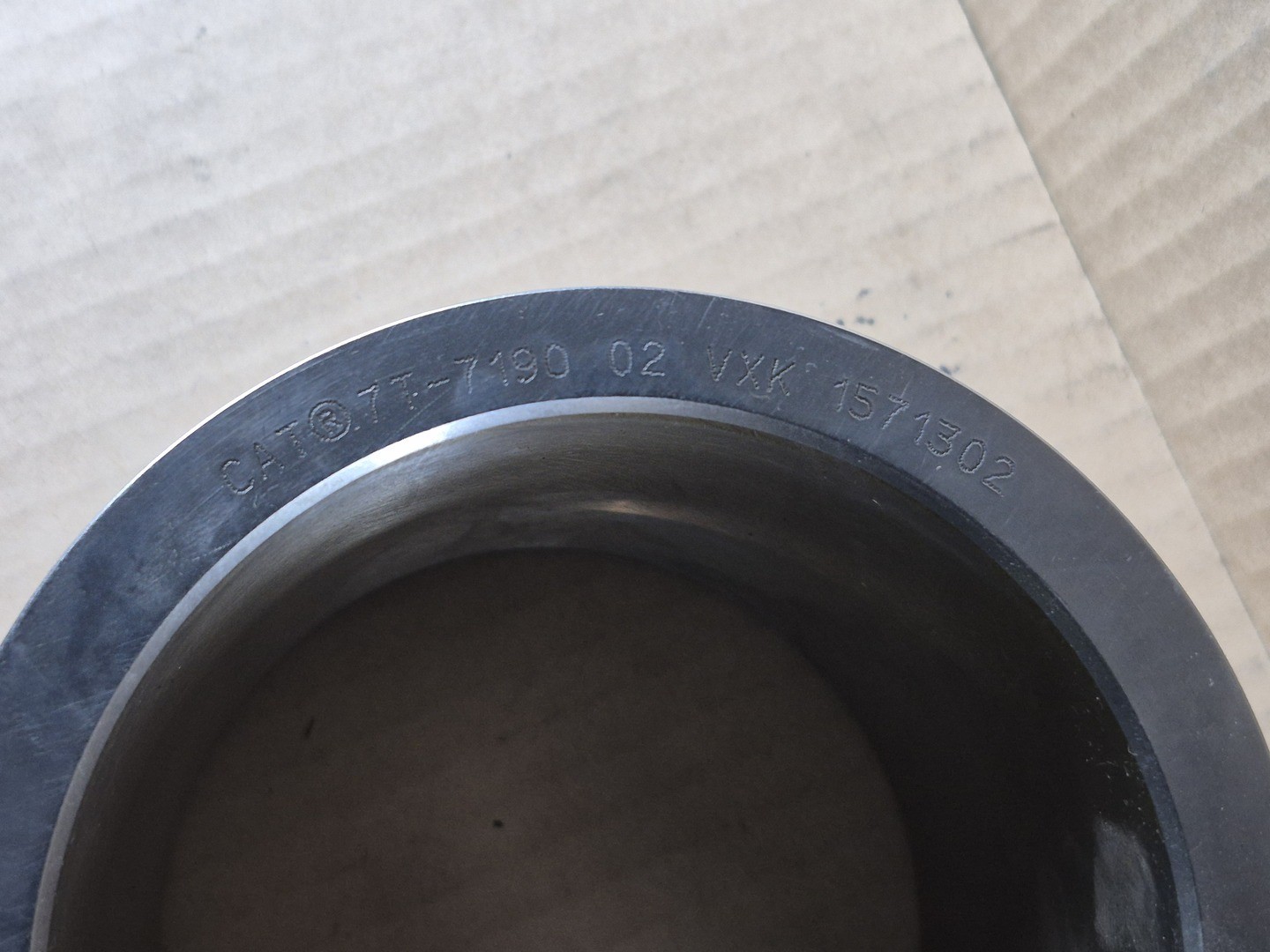 SURPLUS NEW Caterpillar 7T-7190 Sleeve Bearing (Bushing) , 102mmx127mmx93mm