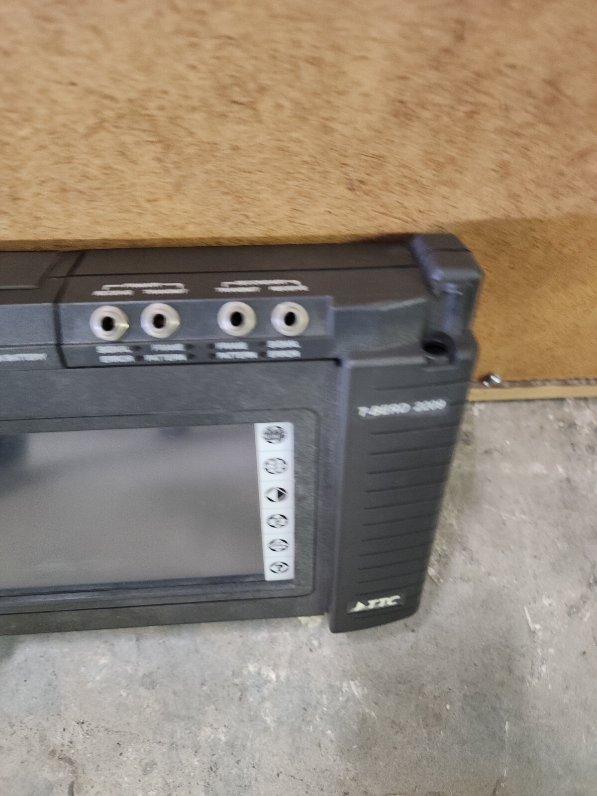 JDSU TTC-2000 UIM w/ T-Berd 2209 Analyzer Cables Case
