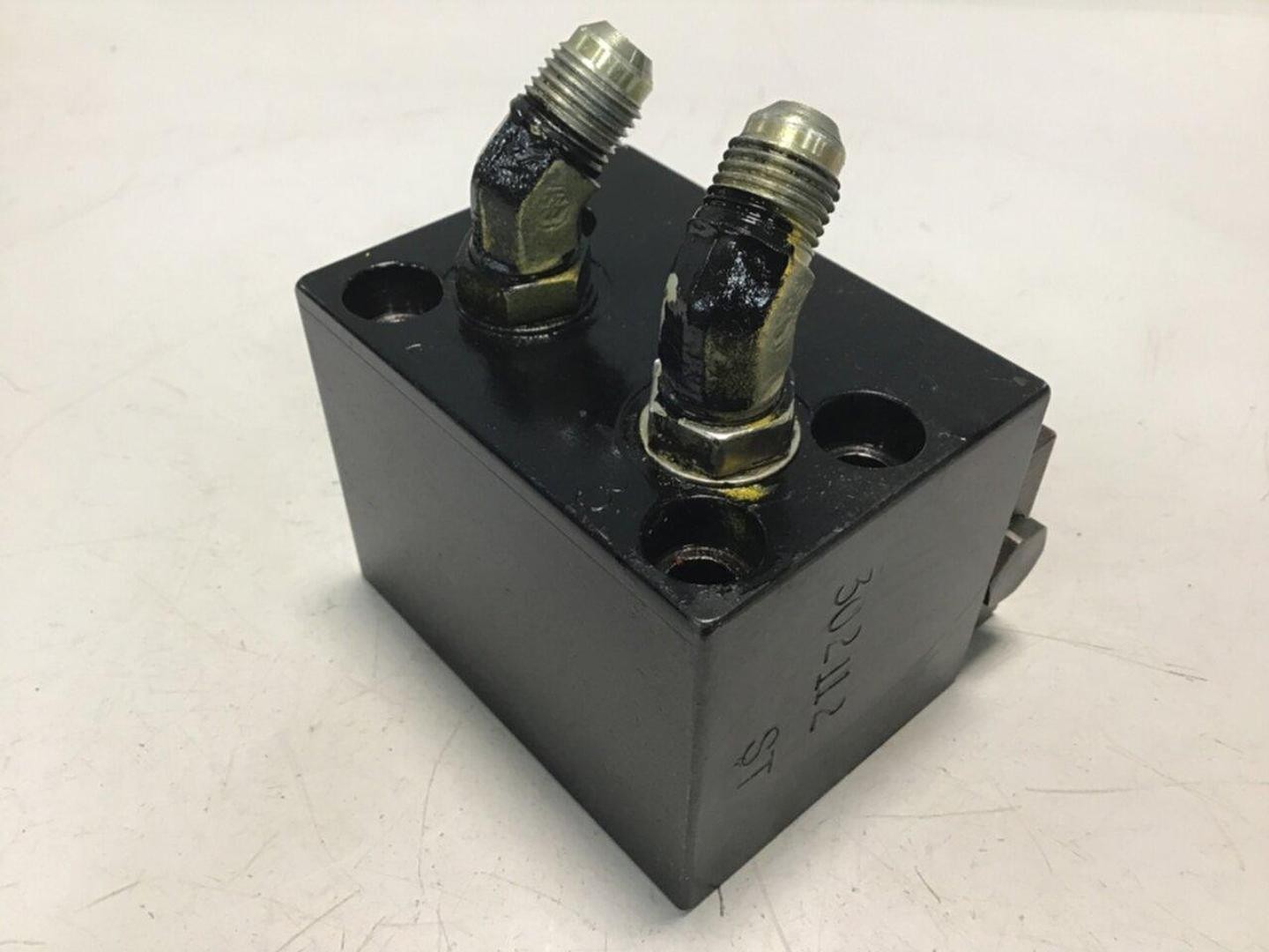 VAN DORN Manifold 302112 Used #116639