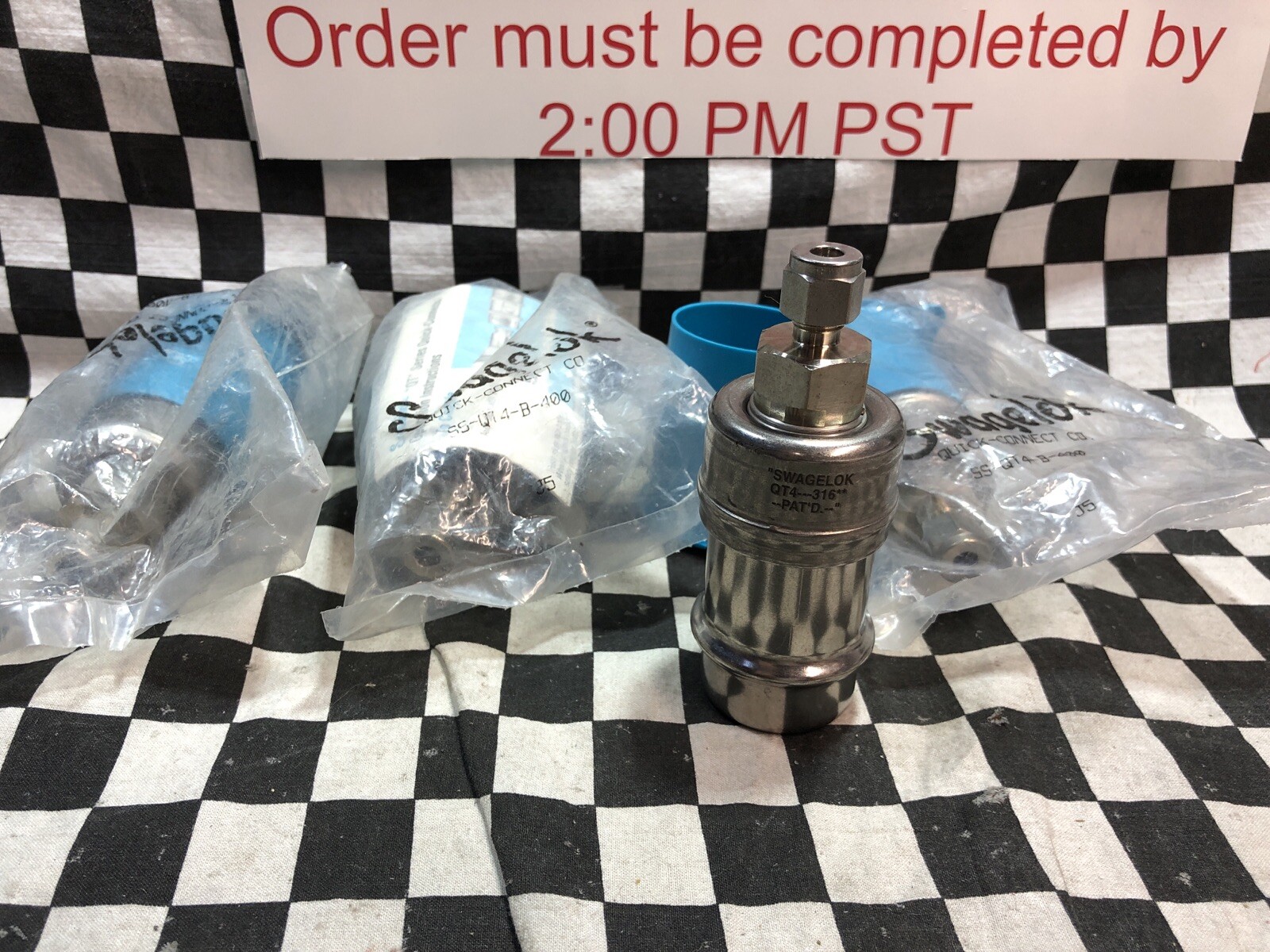 SWAGELOK Quick Connect Body 1/4″ COMP, SS-QT4-B-400, LOT OF 4, SHIPSAMEDAY