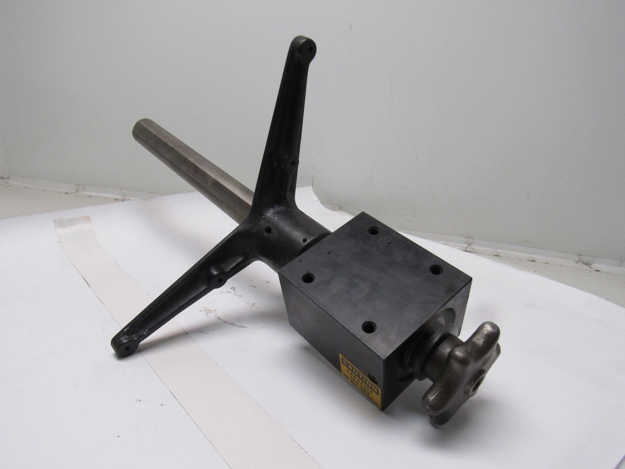 Rapid-Air R34NF 1-1/2″ x 12″ Shaft Coil Reel Spool Holder 125# Capacity
